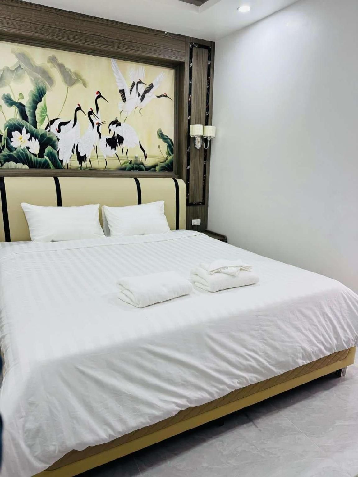 Standard - 1 Queen Bed