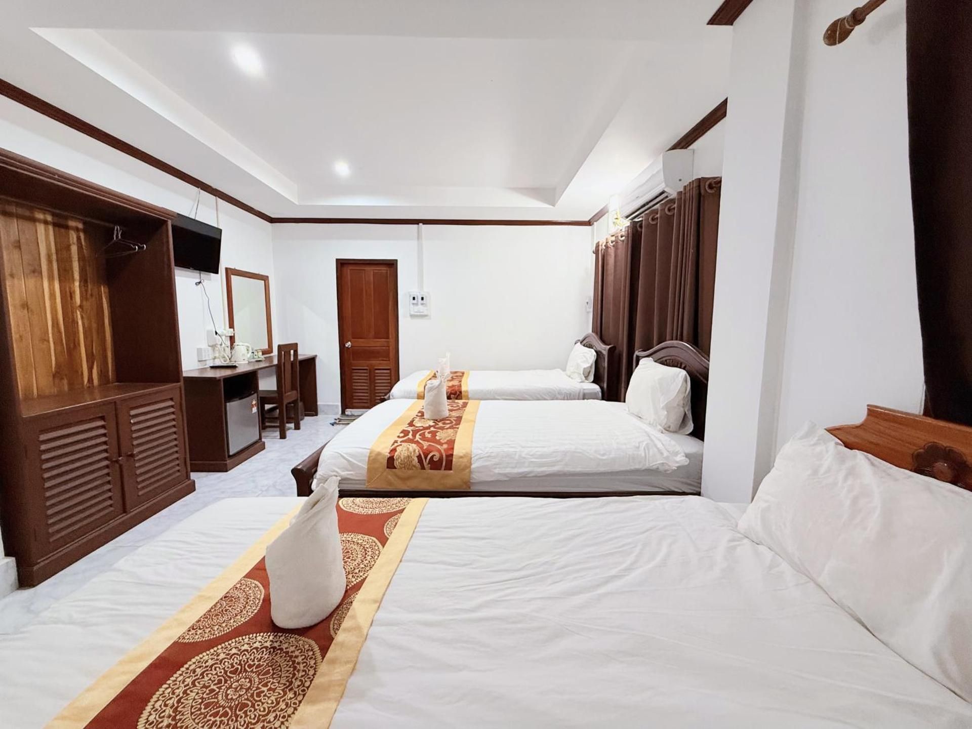 Triple Deluxe Room