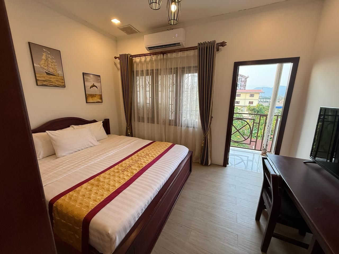 Vang Vieng Family Boutique Hotel Superior Double Room with Mountain View 2