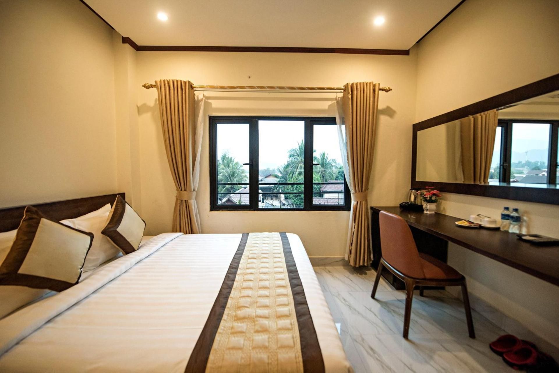 Guest room, Queen