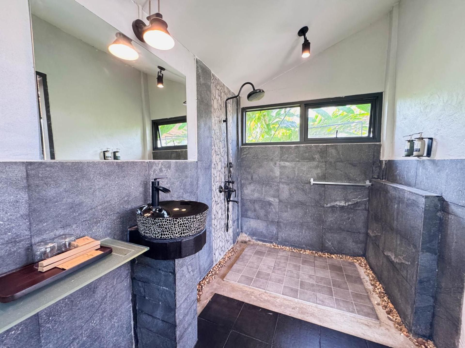 Double or Twin Room with Mountain View