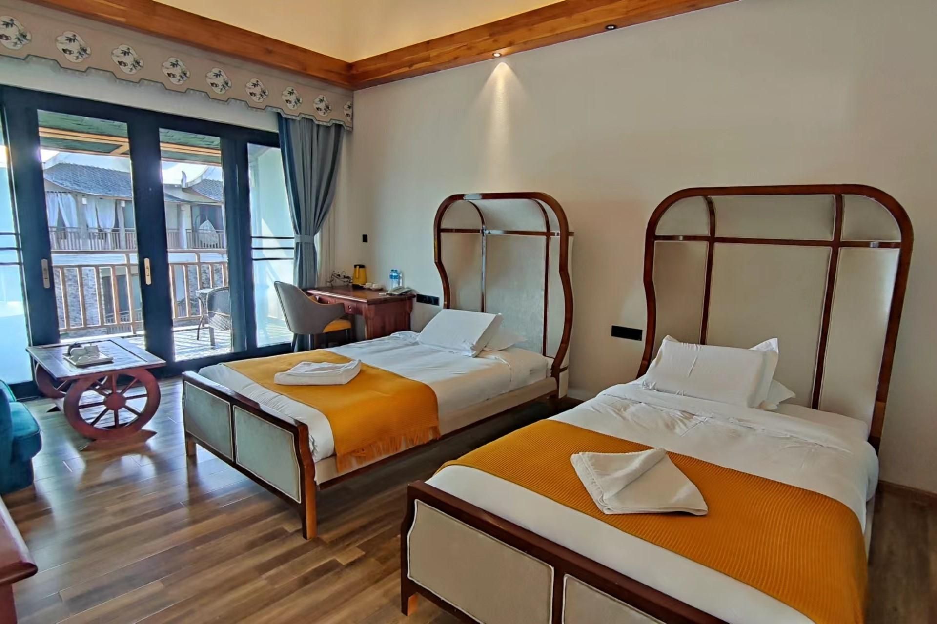 Deluxe Twin Room for 2 People