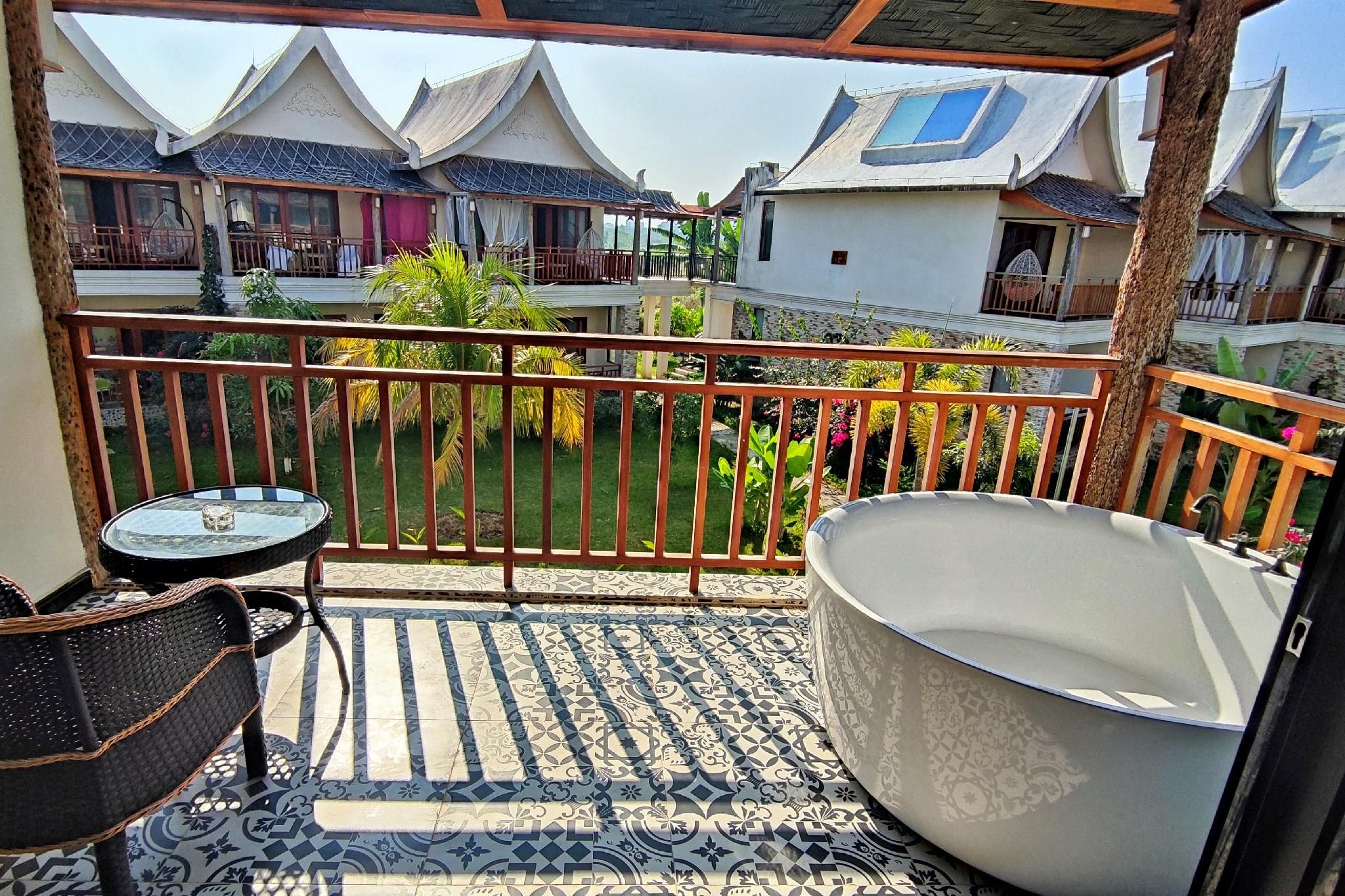 Deluxe Twin Room for 2 People