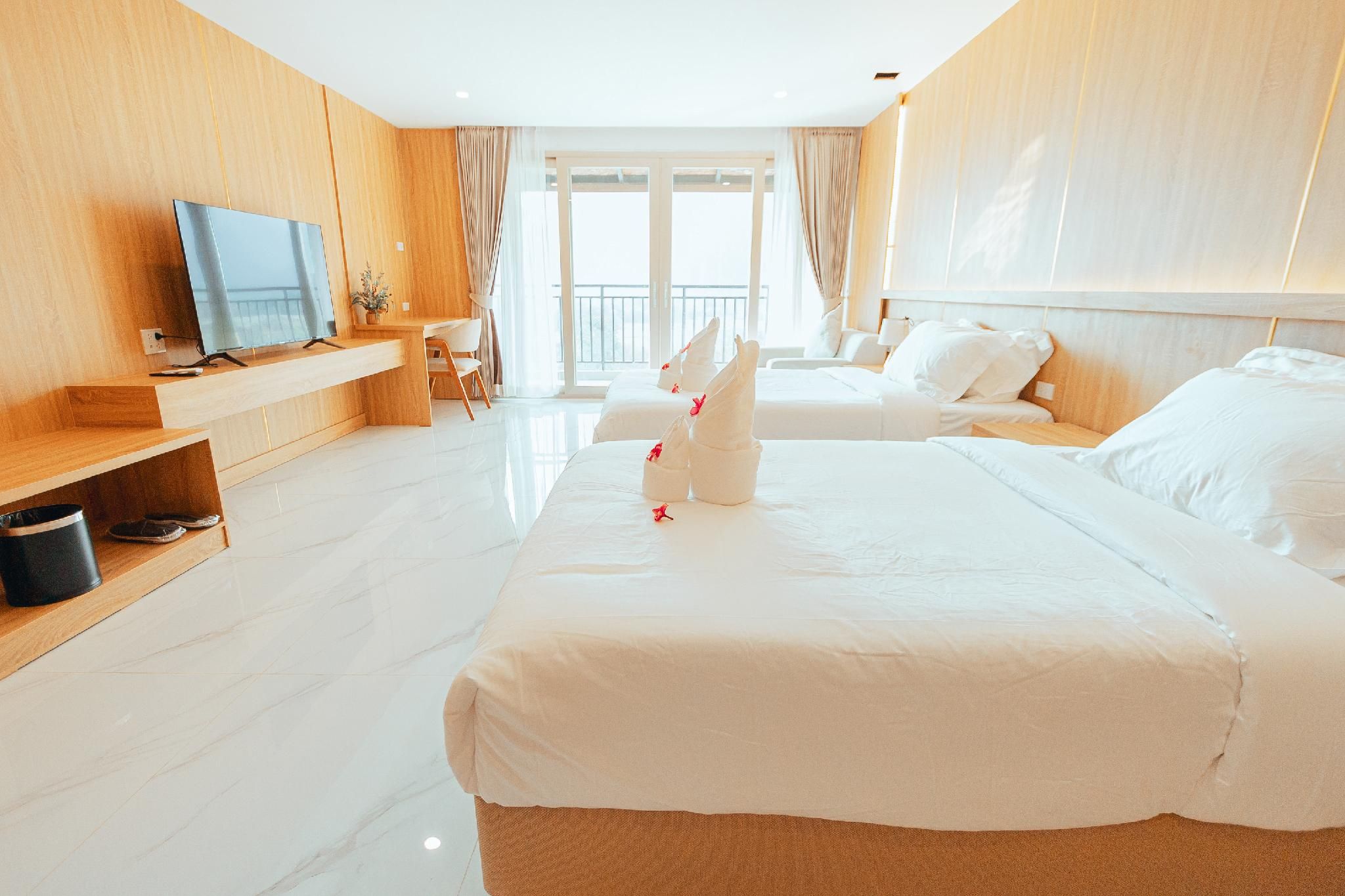 Premier Suite Twin - River View