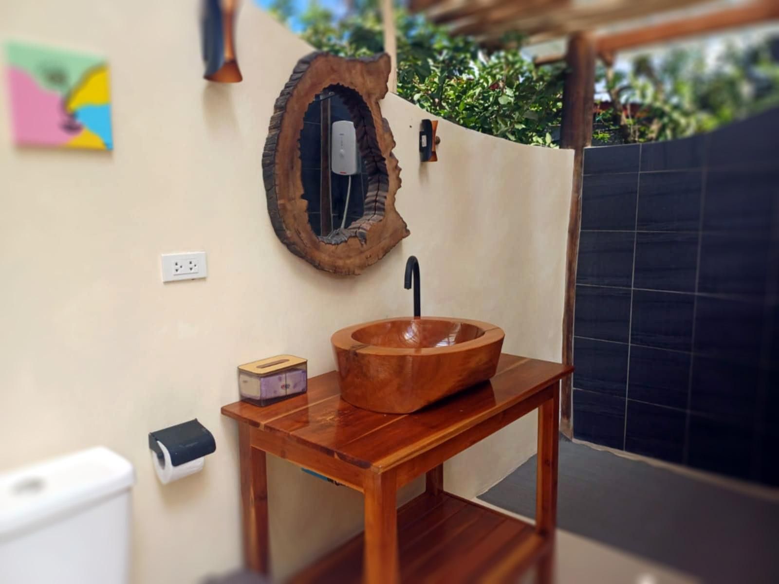 Sabai Glamping Vang Vieng Garden View Dome 3