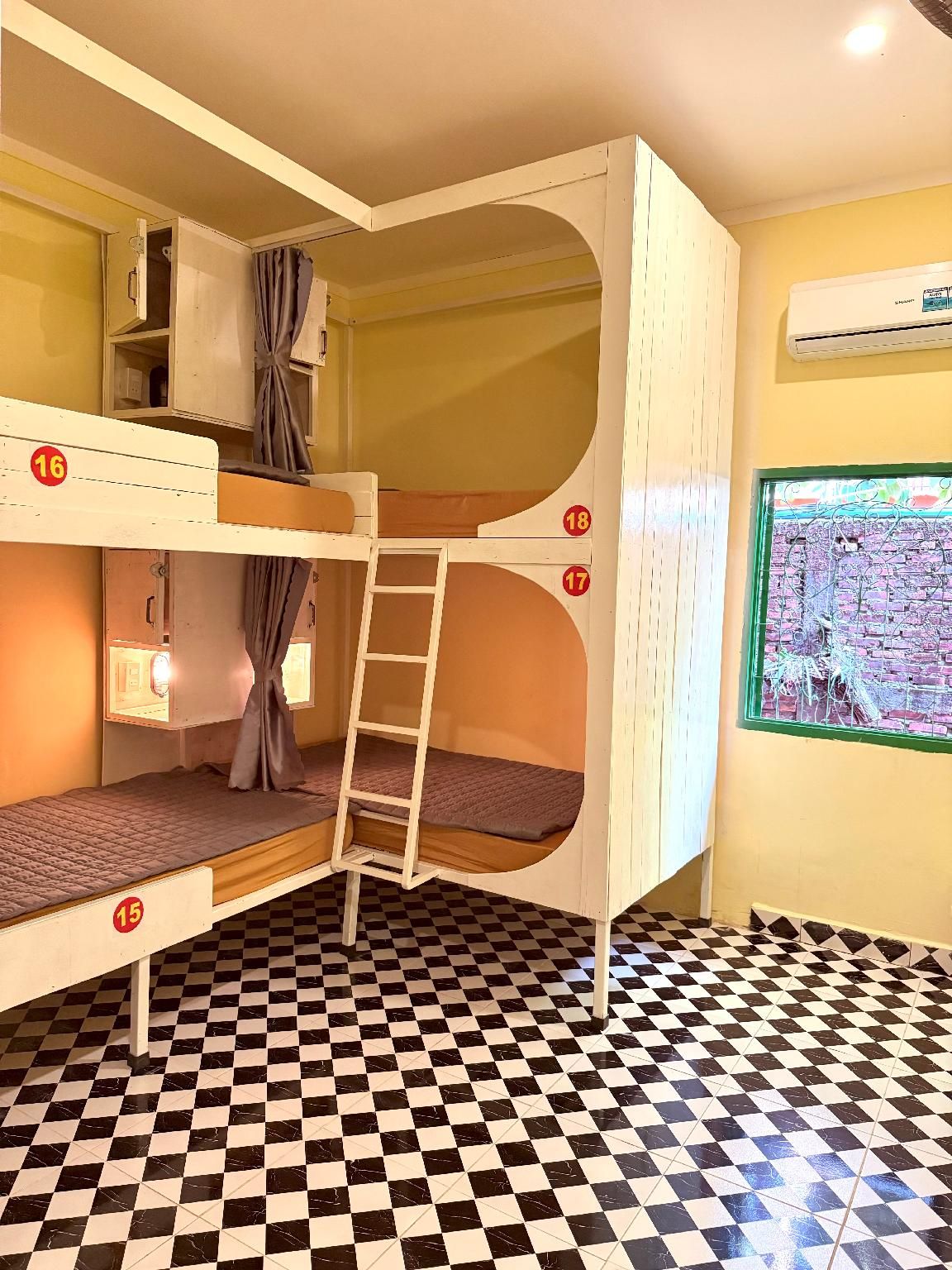 Dormitory Non-Smoking