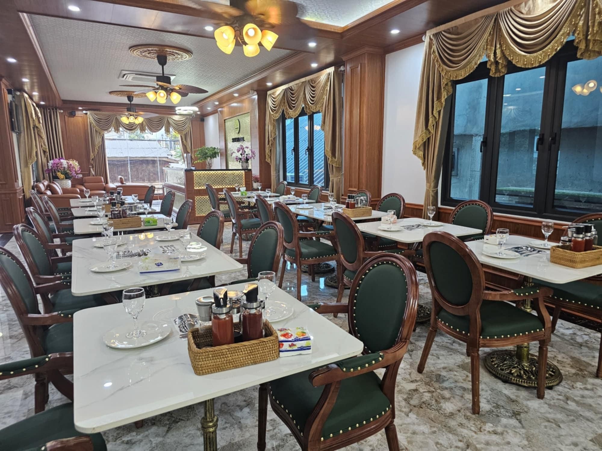 restaurant