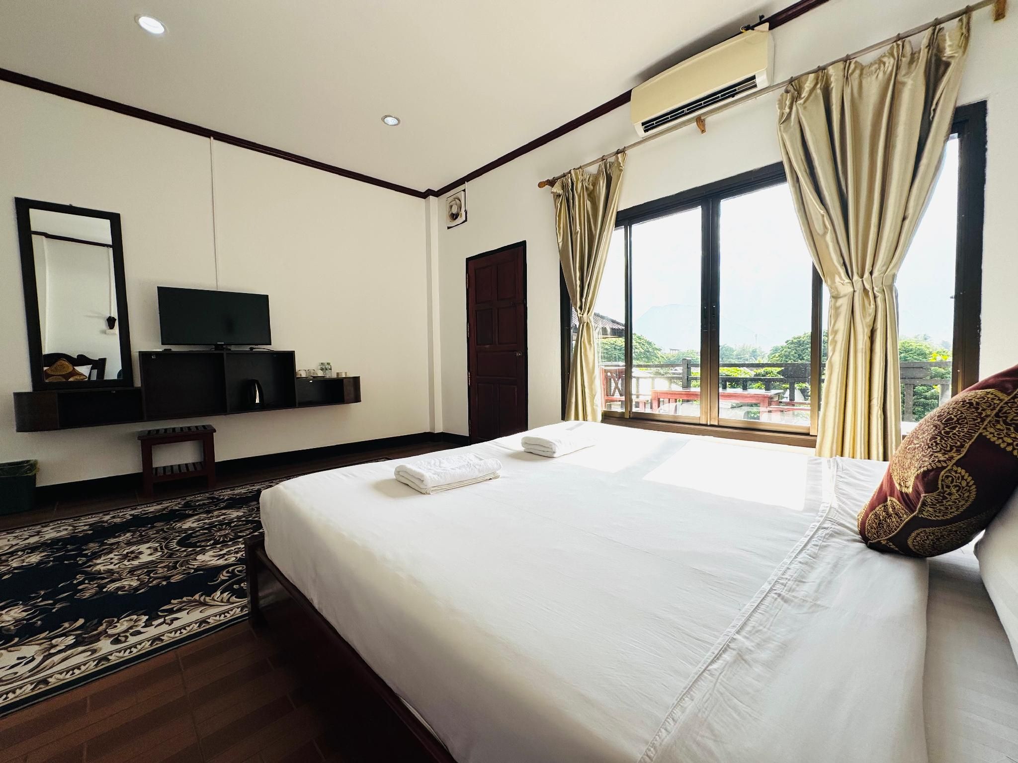 Deluxe Room with Balcony