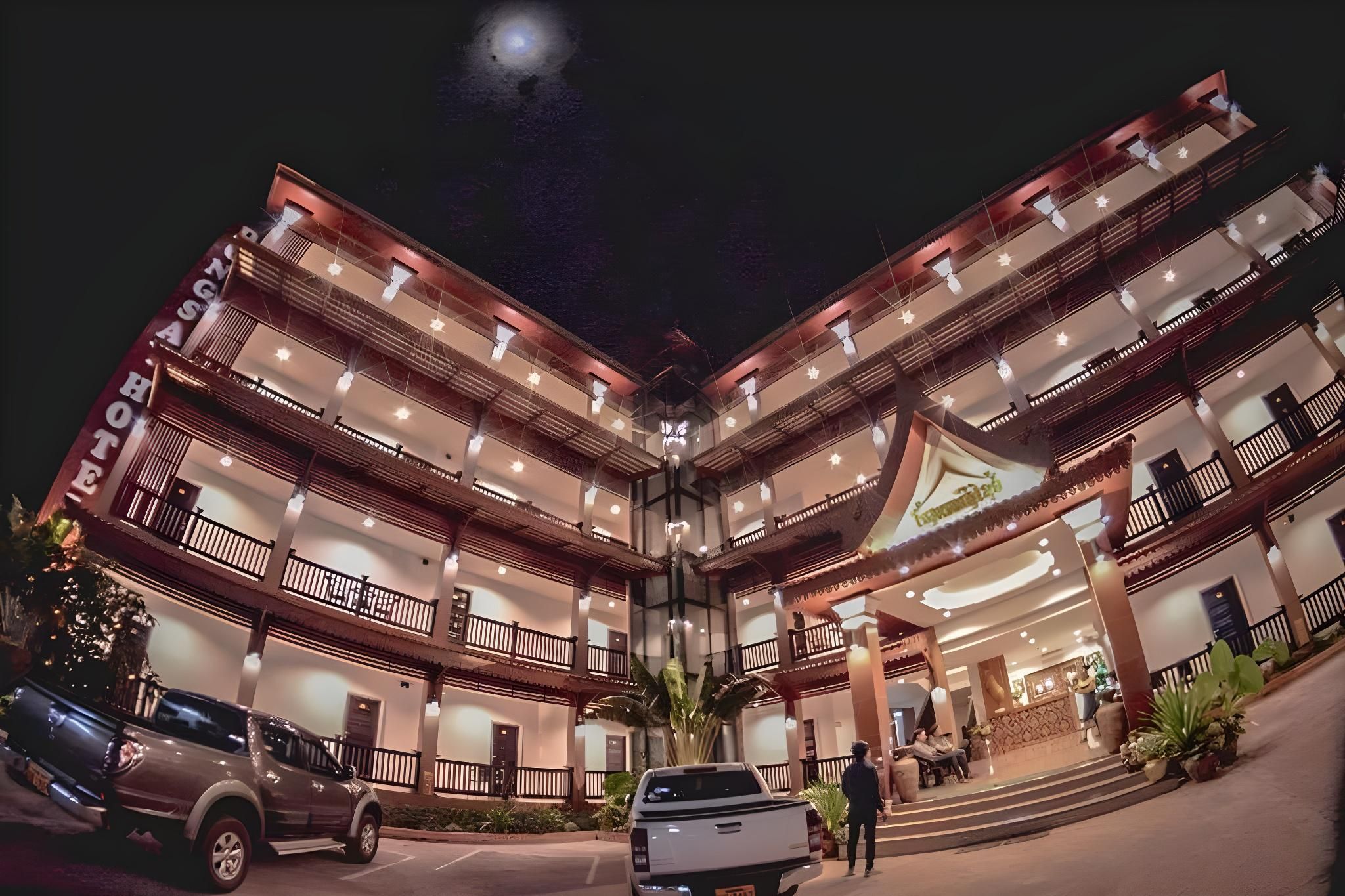 Dongsay Hotel Thakhek