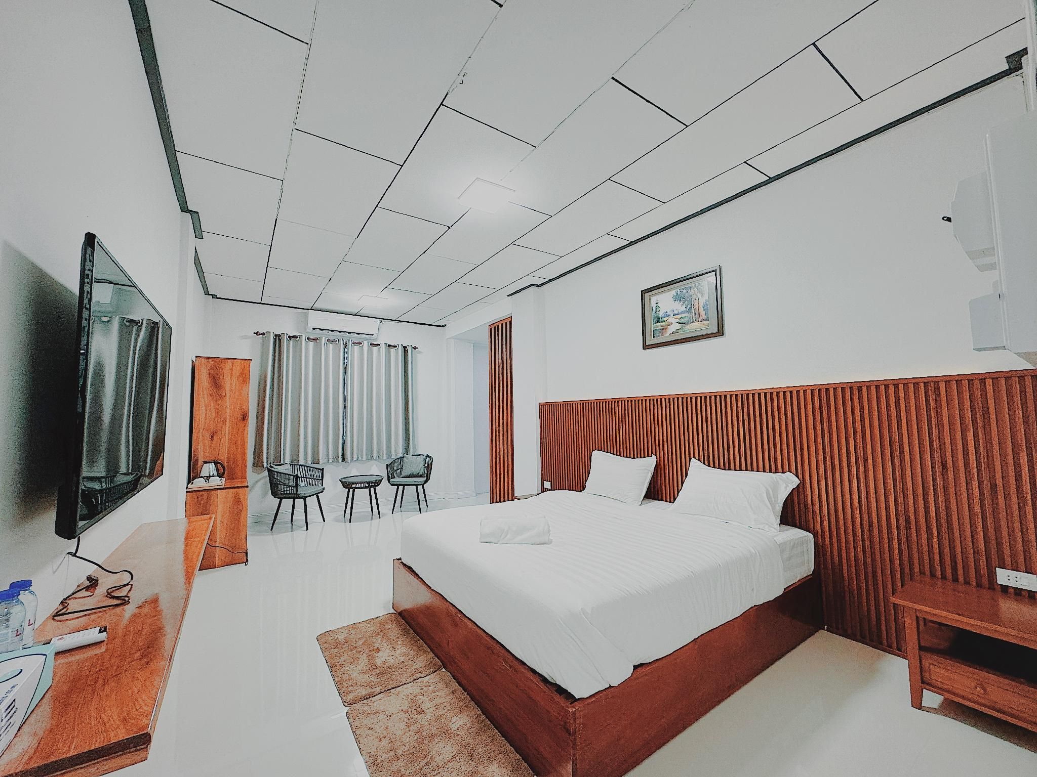 Deluxe Double Room With Private Bathroom