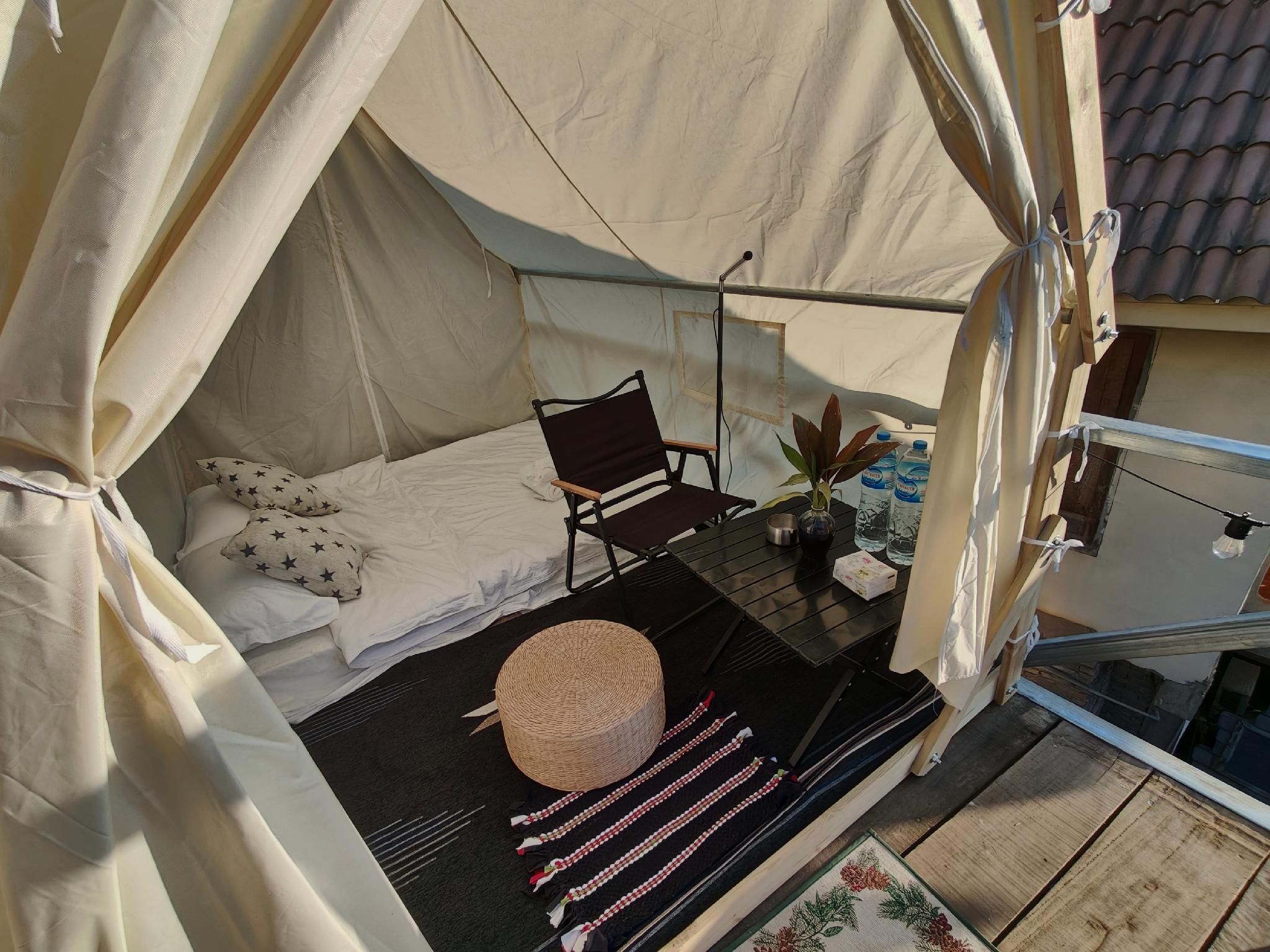 Tent 1