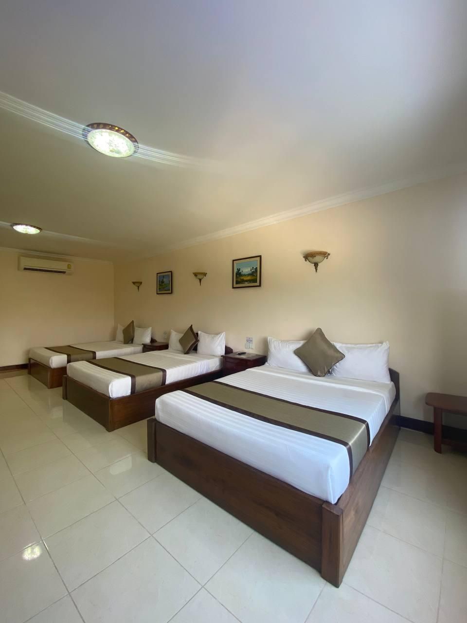 Triple Room