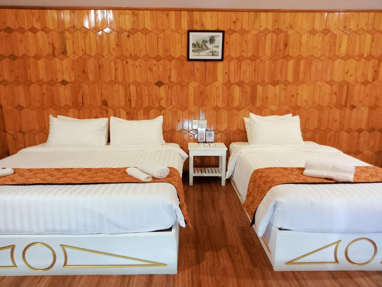 Deluxe Queen Room