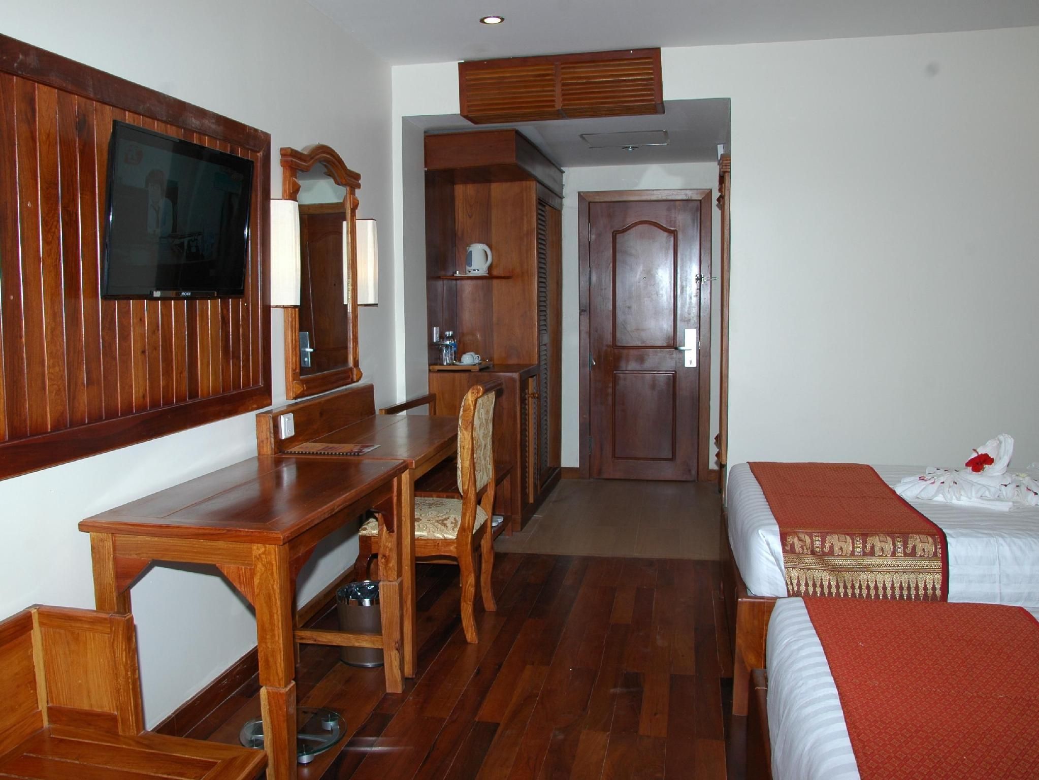Premier Deluxe Triple Room
