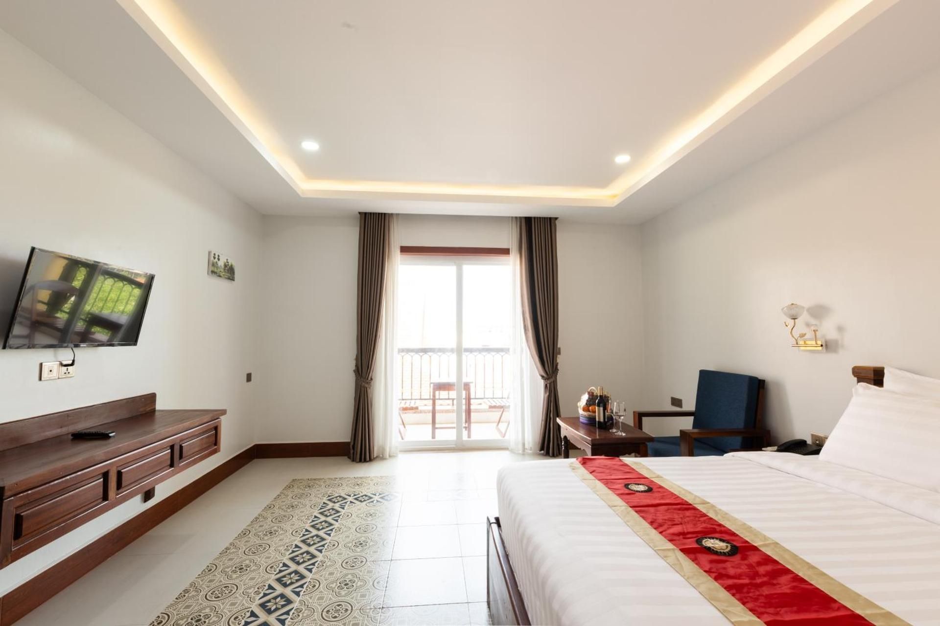 Sunflower Angkor Boutique Hotel King Bedroom Pool View 2