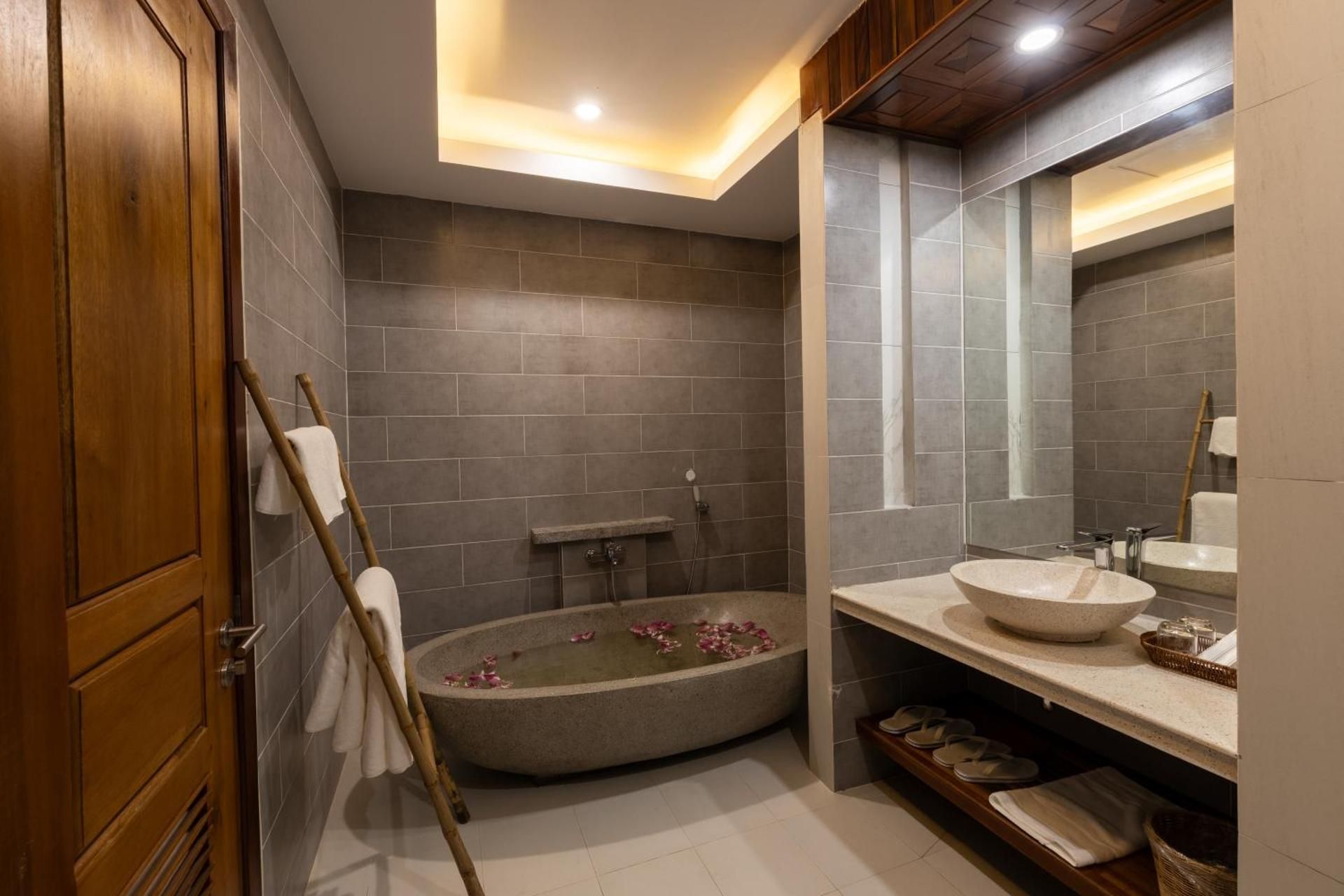 Twin Room with Balcony