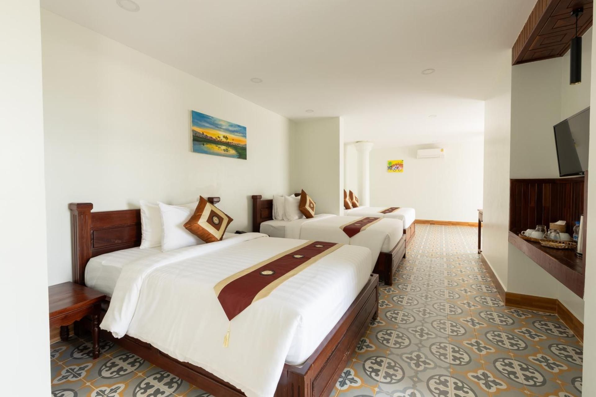 Triple Room with City View