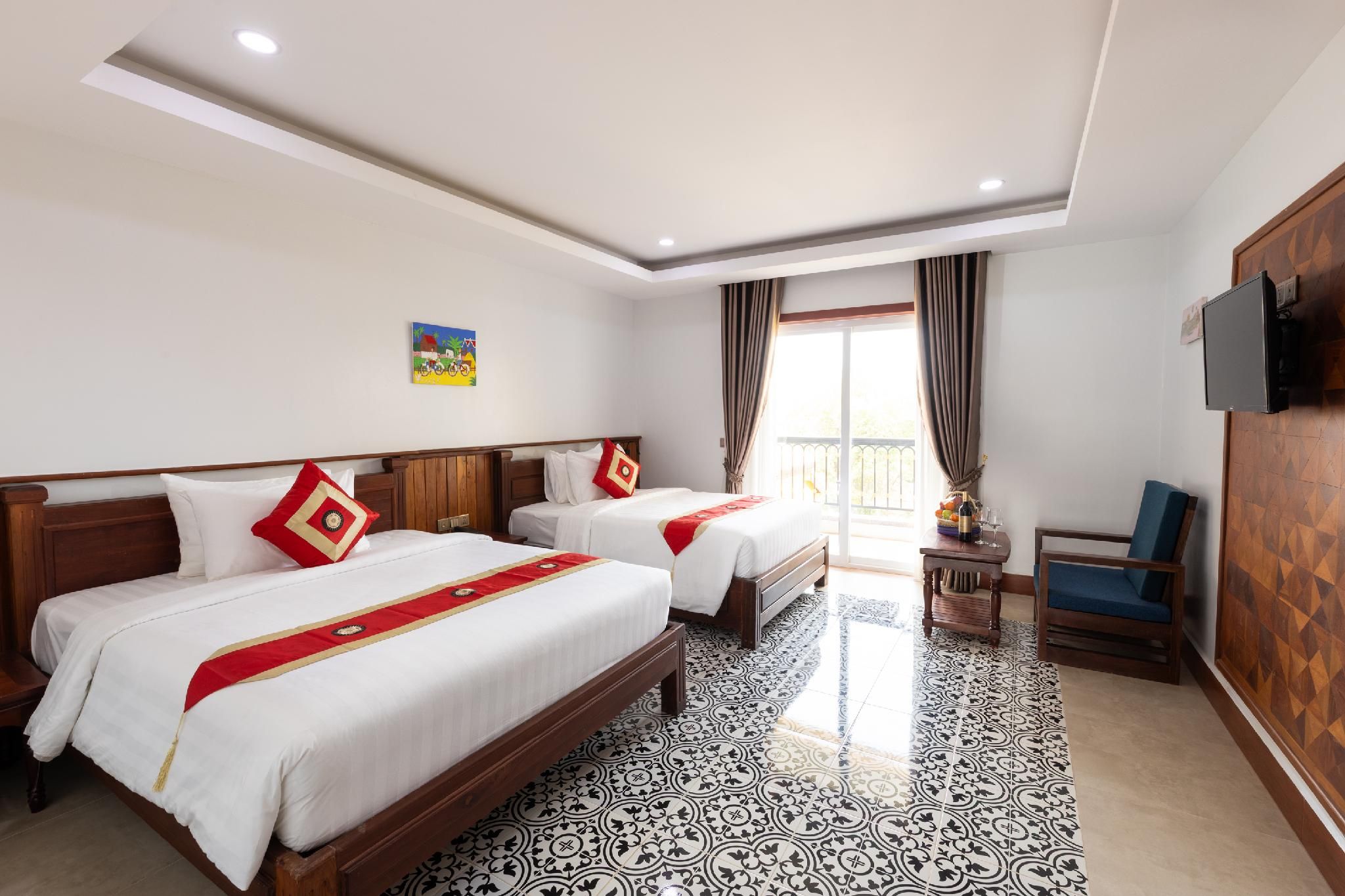 Deluxe - 2 Beds with Balcony