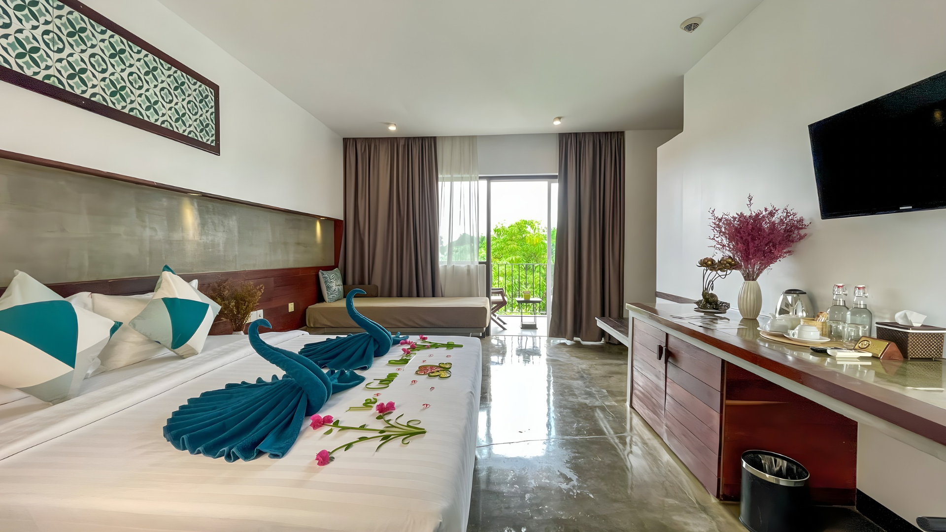 King Suite with Sofa Bed