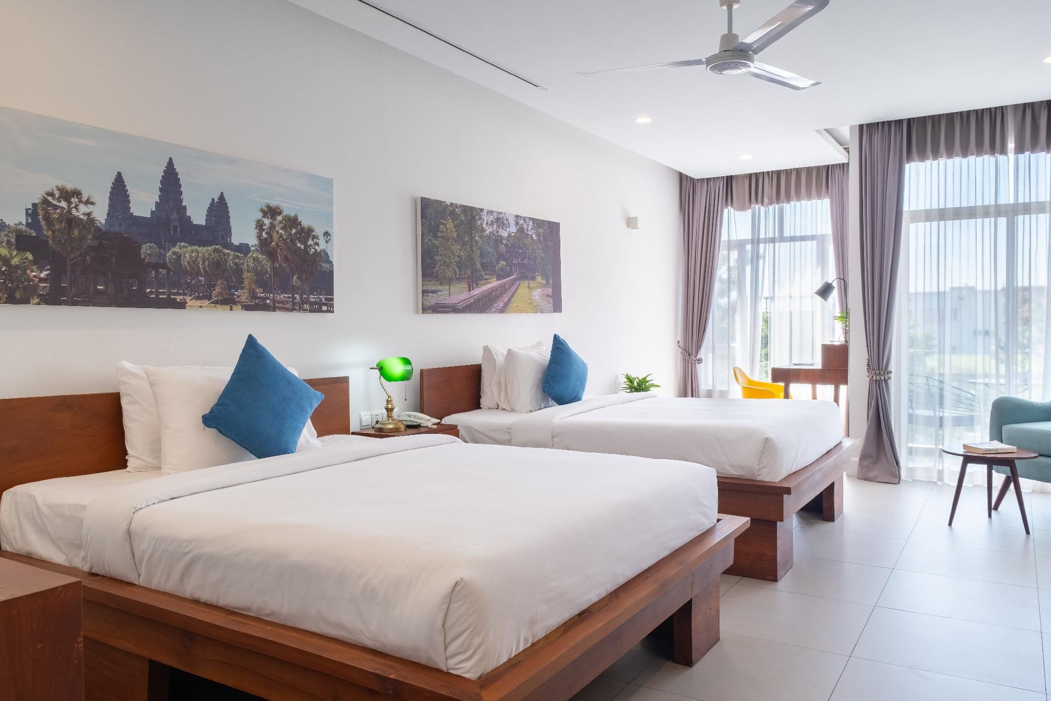 Elysium Suite La Residence Superior Twin Pool View 2