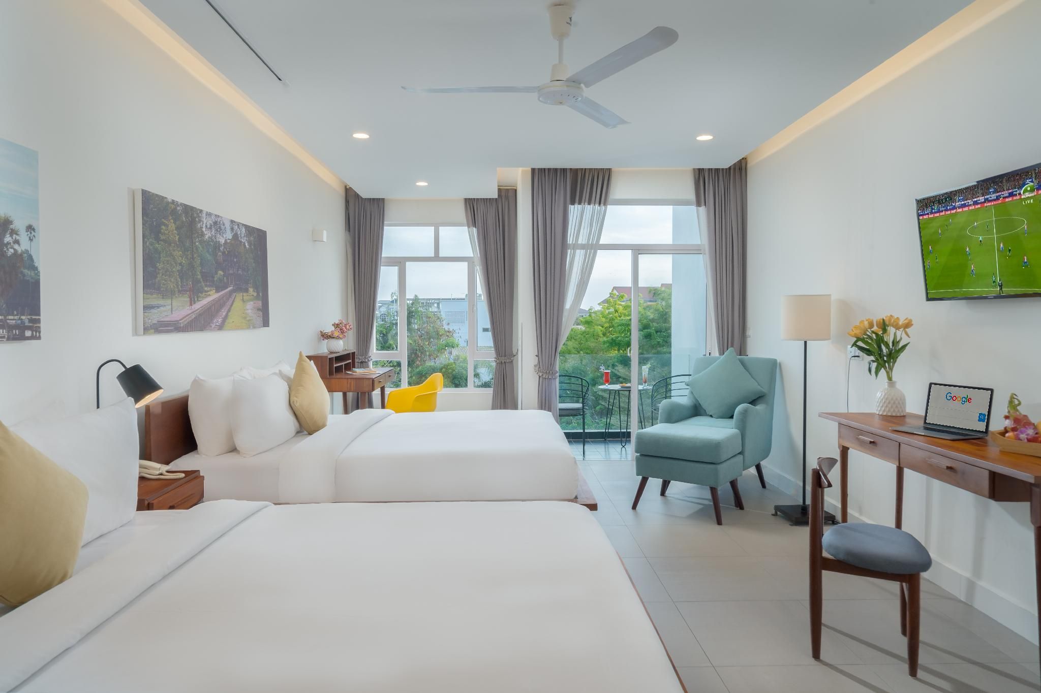 Elysium Suite La Residence Family Pool View