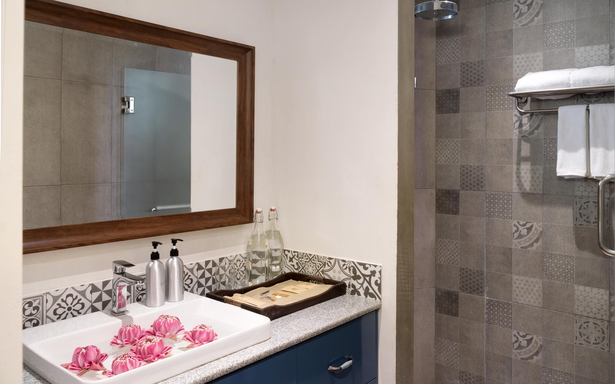 The Elephant Villa with Pool Access + Free Workspace+ Afternoon Tea +Tree planting 2