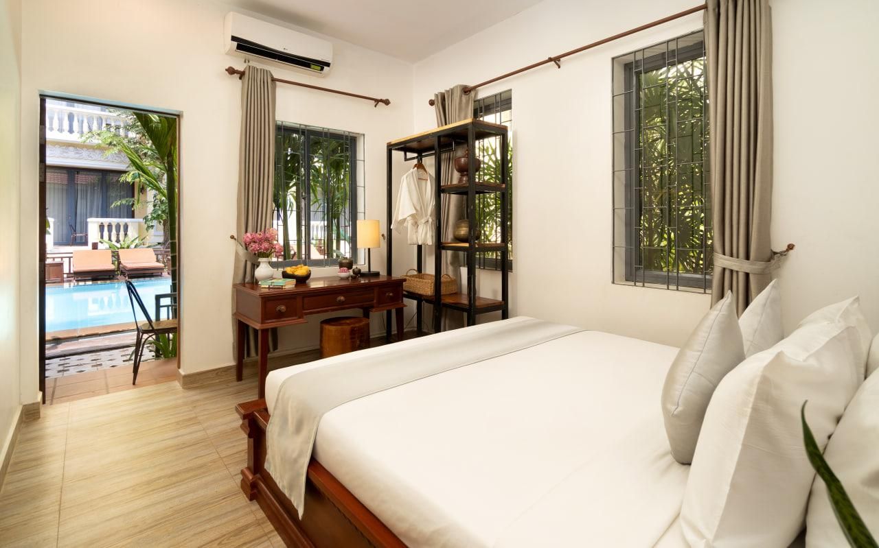 Villa with Pool and Spa Access