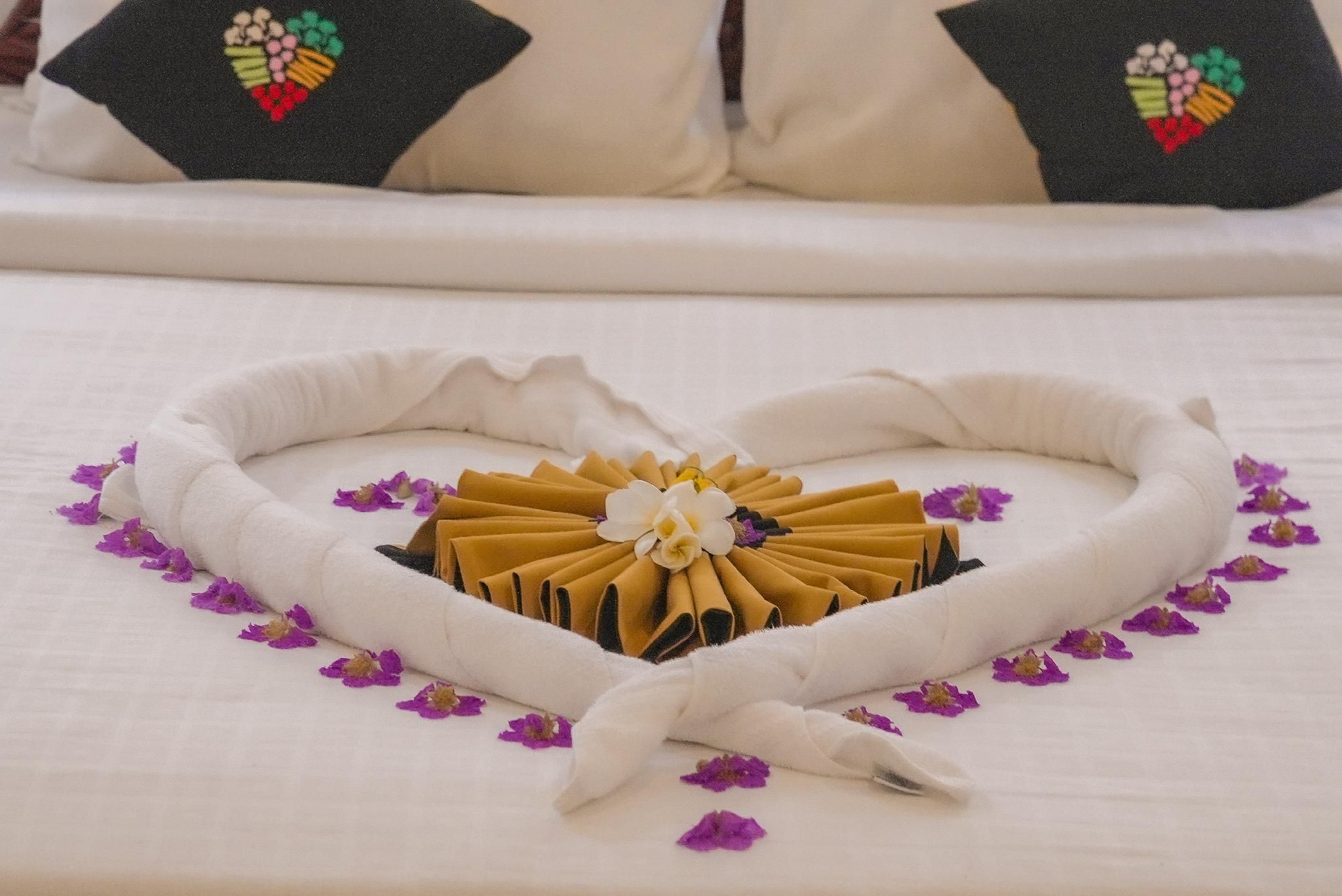 Deluxe - 1 King Bed