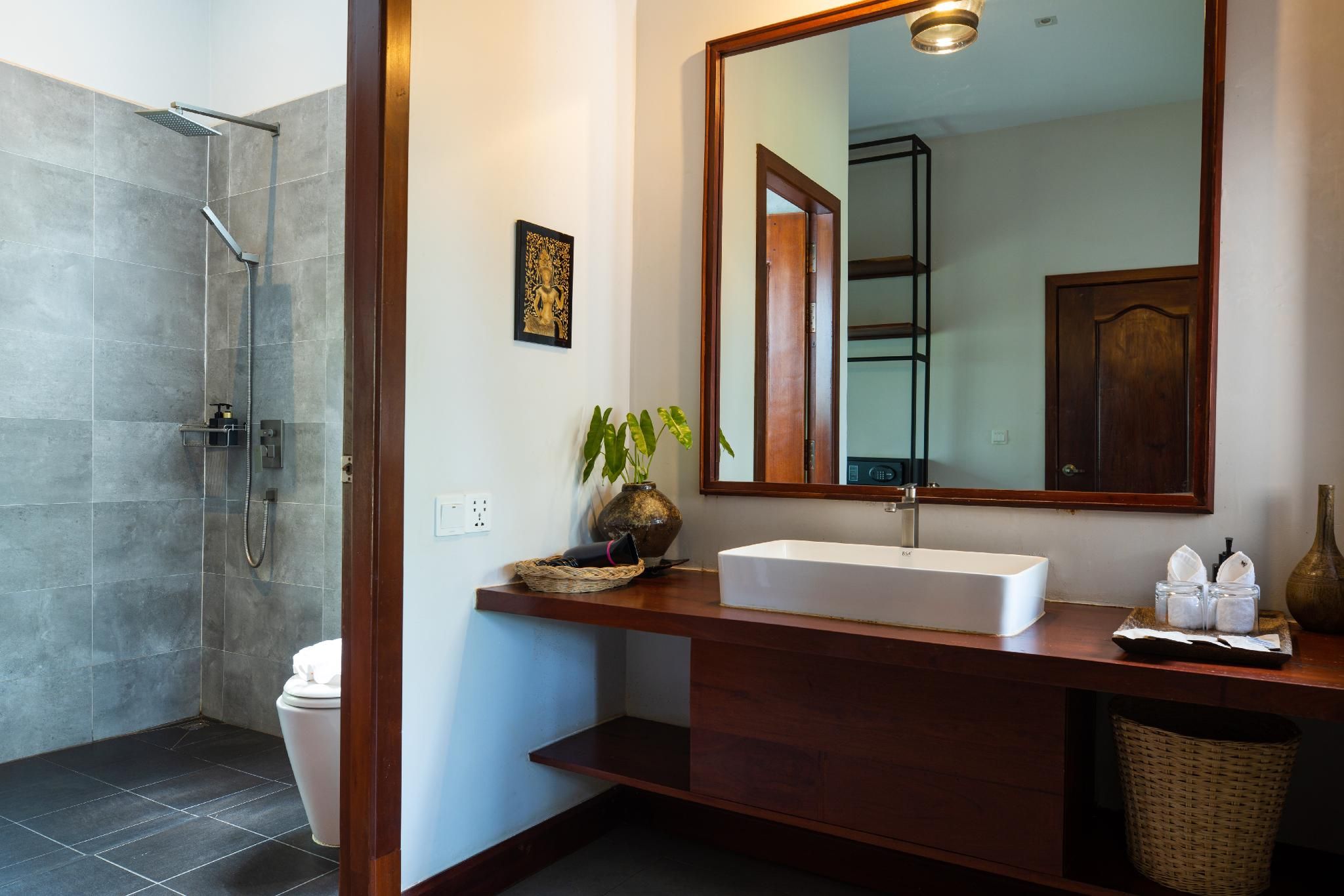 Golden Vishnu Villa 2-Bedroom Pool View Cozy and Spacious Villa 2