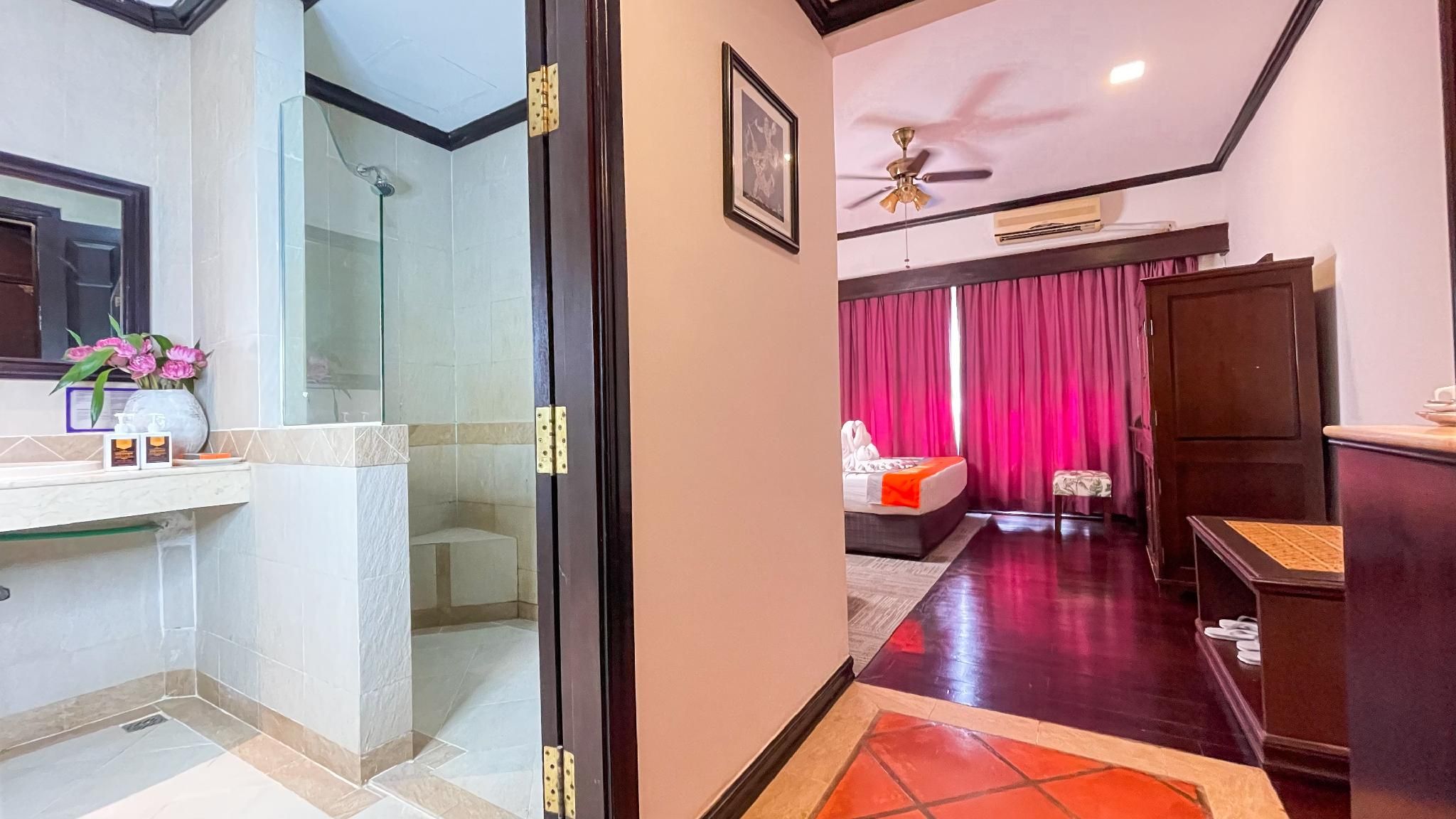 Deluxe Studio - King