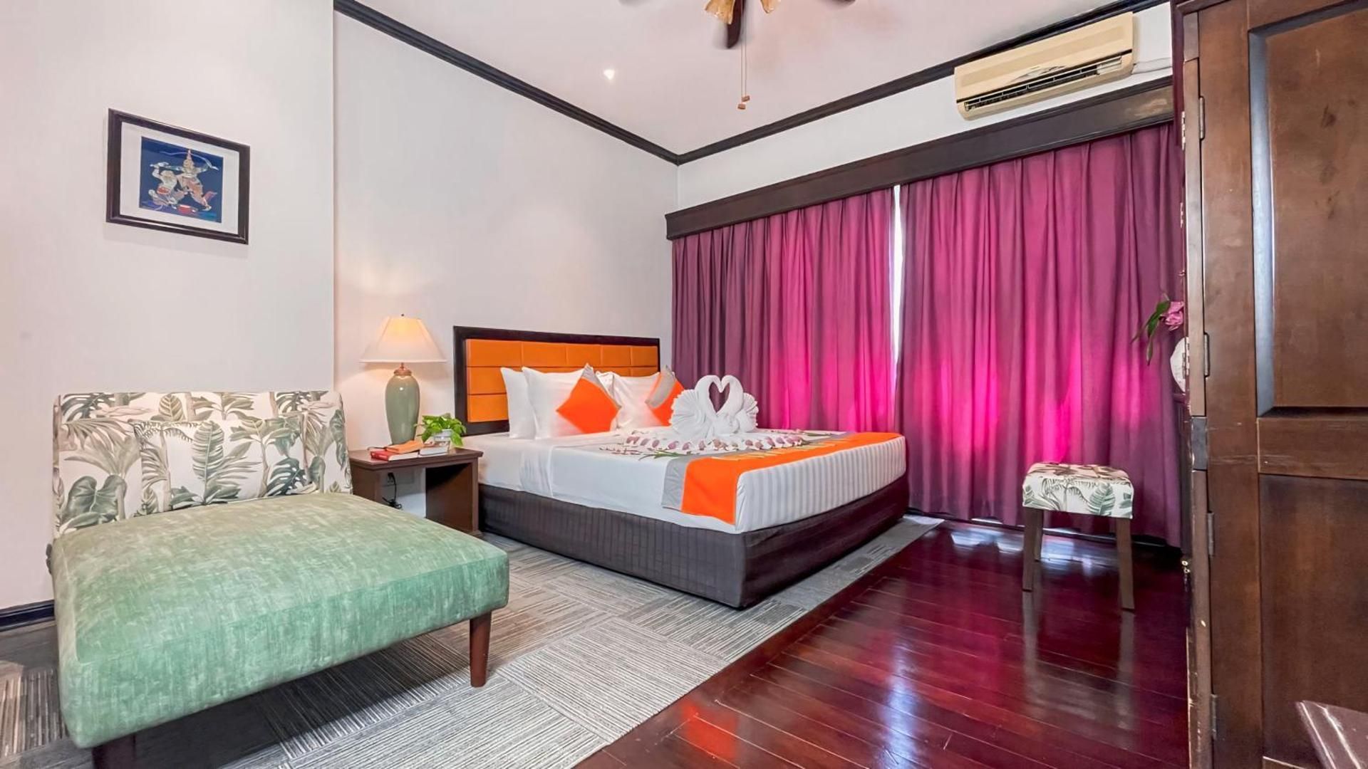 Deluxe Double With Sofa Bed - Free pick up