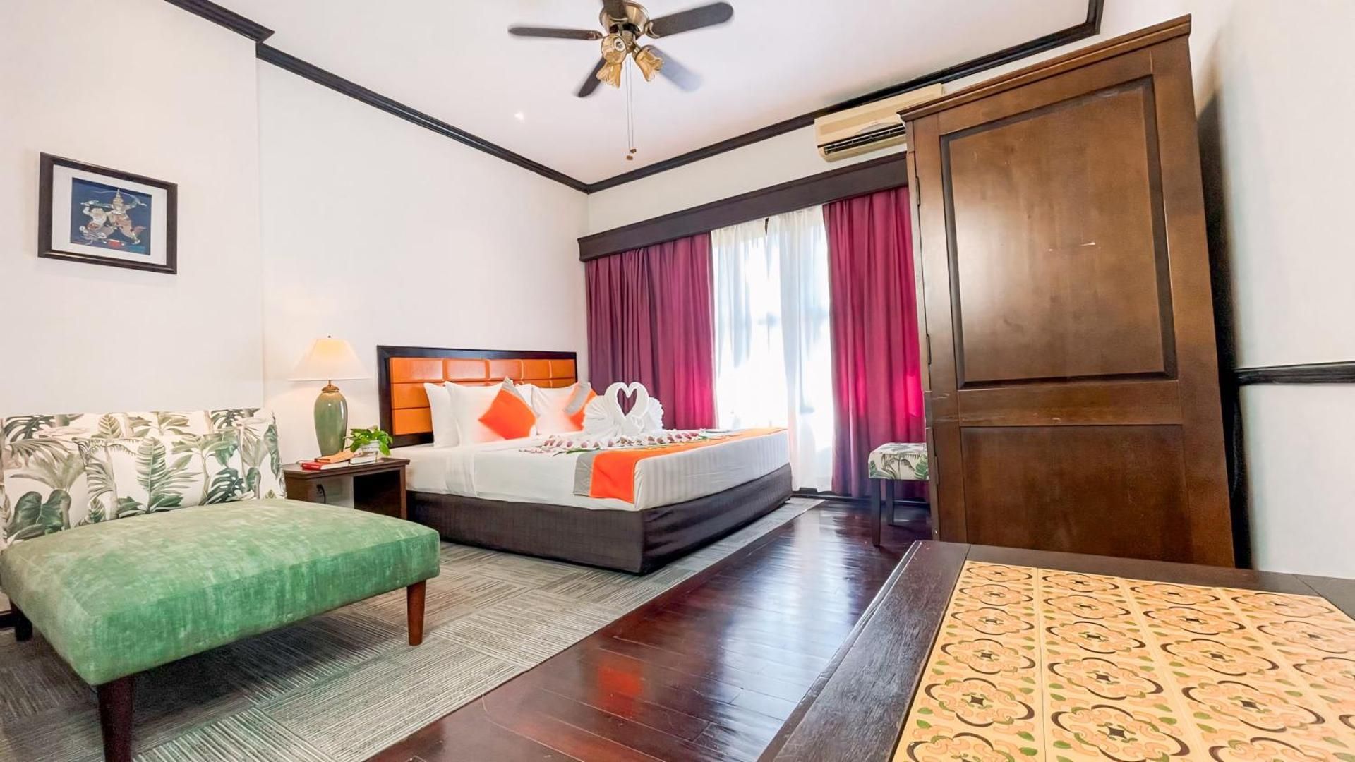 Deluxe Double With Sofa Bed - Free pick up