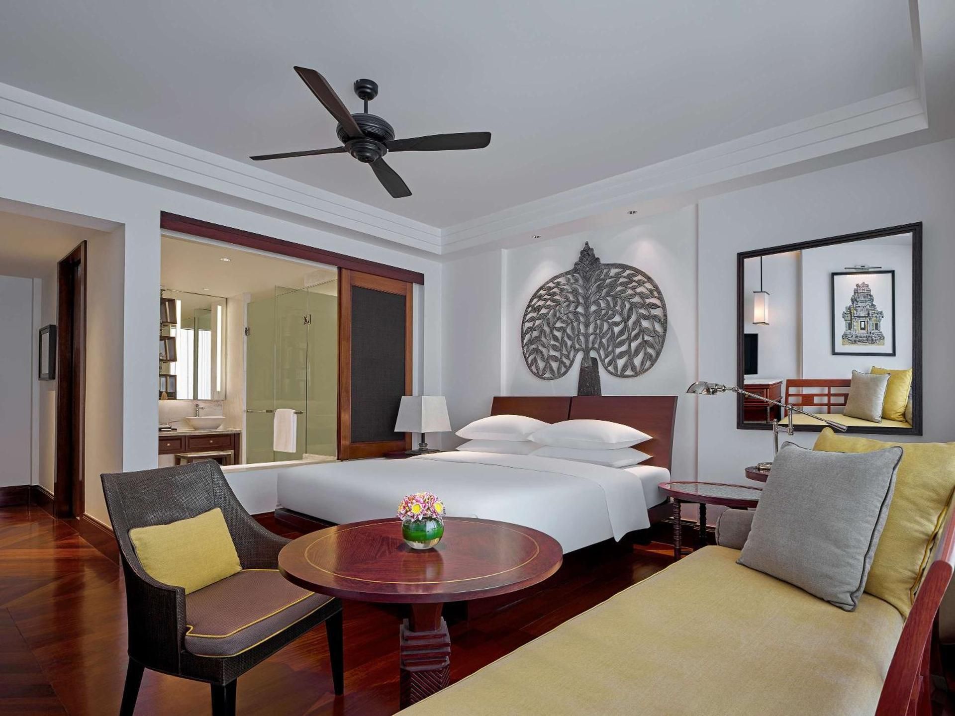 1 King Bed 