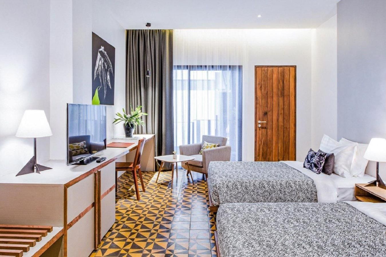 Deluxe Twin With Balcony