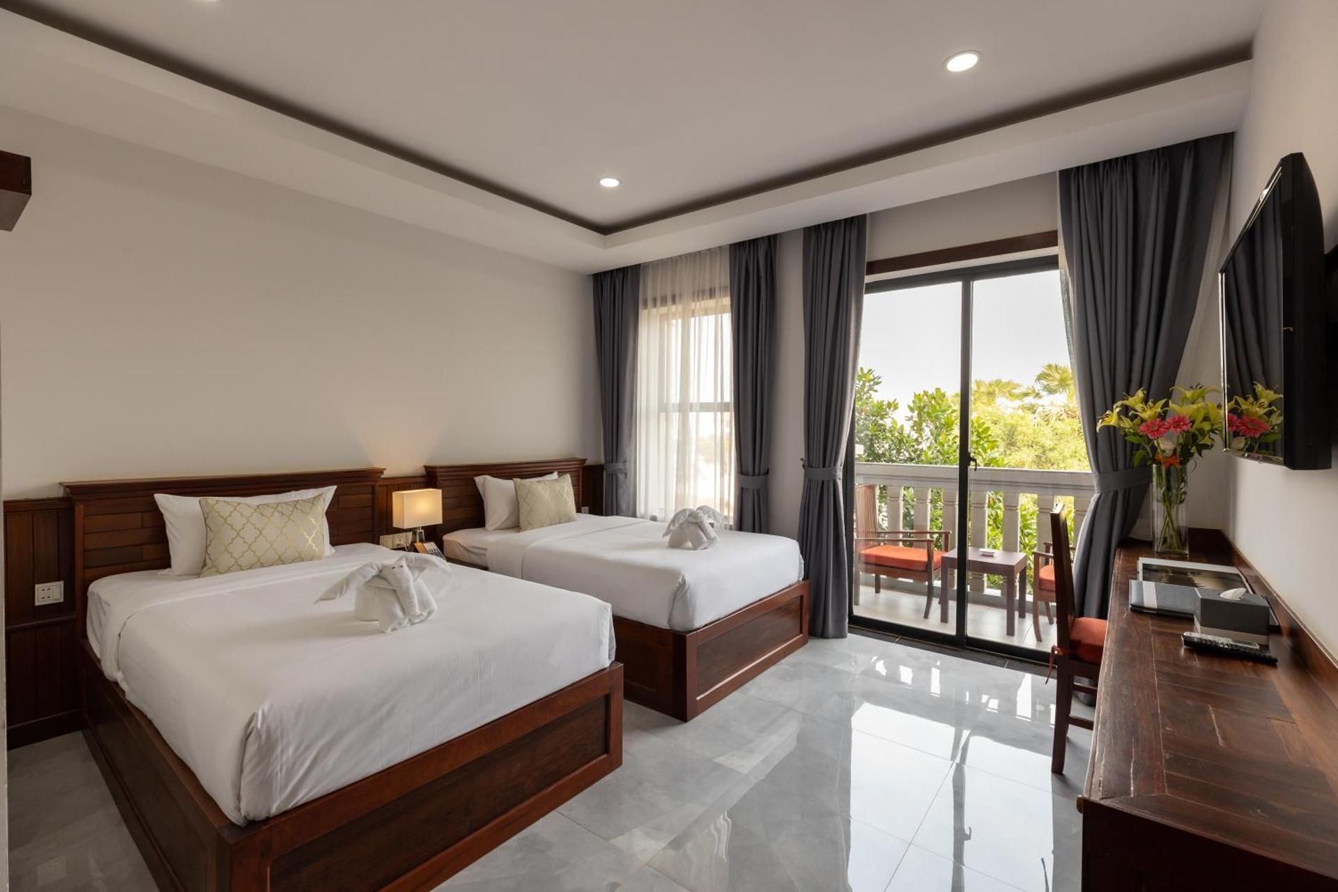 Family Suite with 2 Bedrooms - Free Shuttle to City
