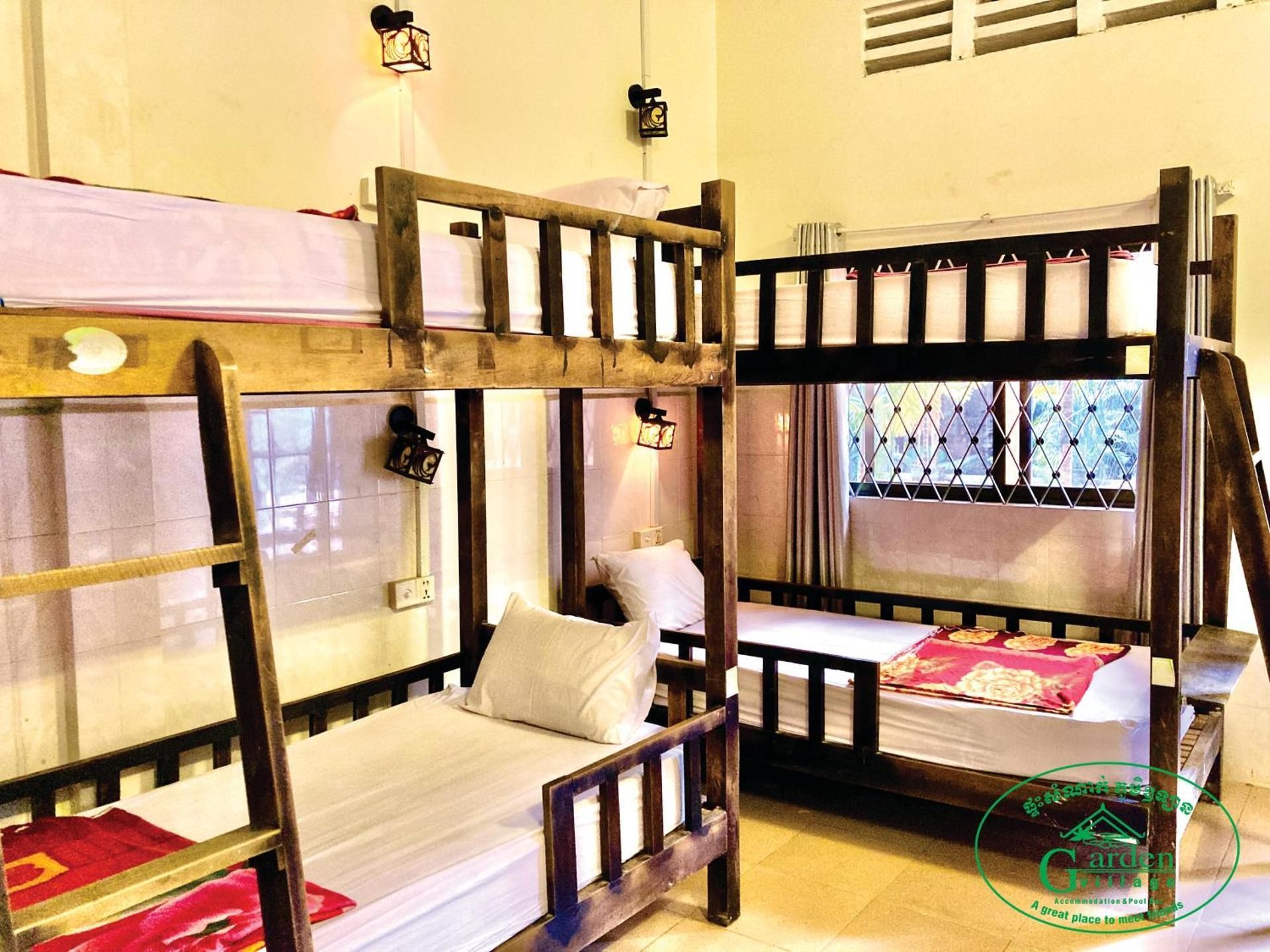 6 Bed Mix Dormitory
