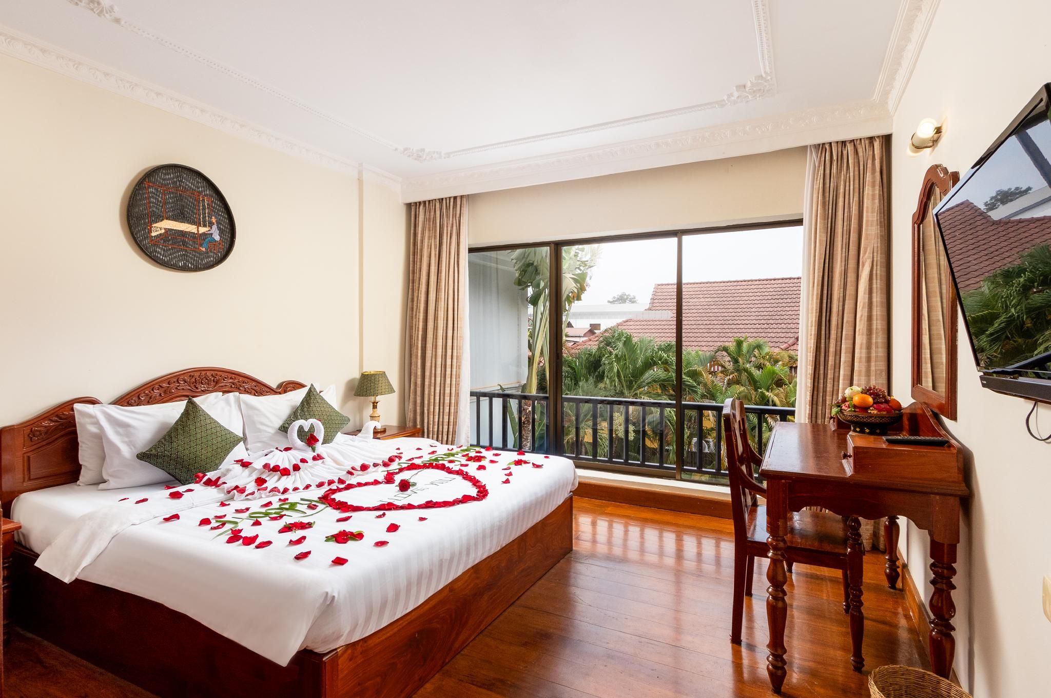 Deluxe Double Room Pool View