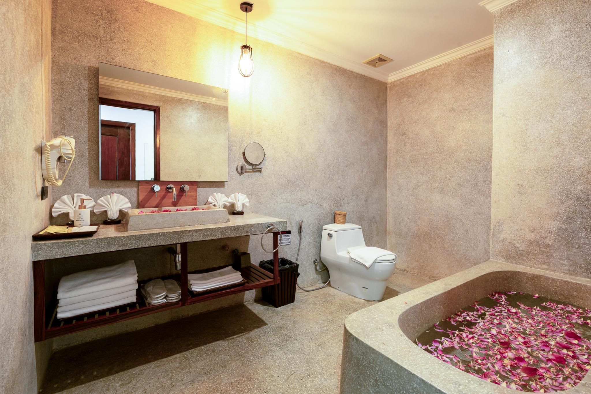 Family Suite Pool View