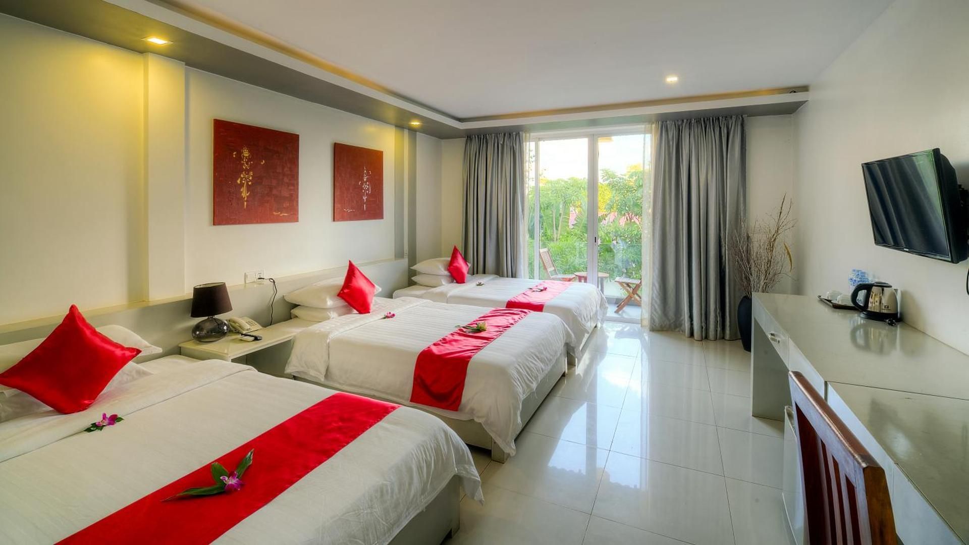 Deluxe Triple Room