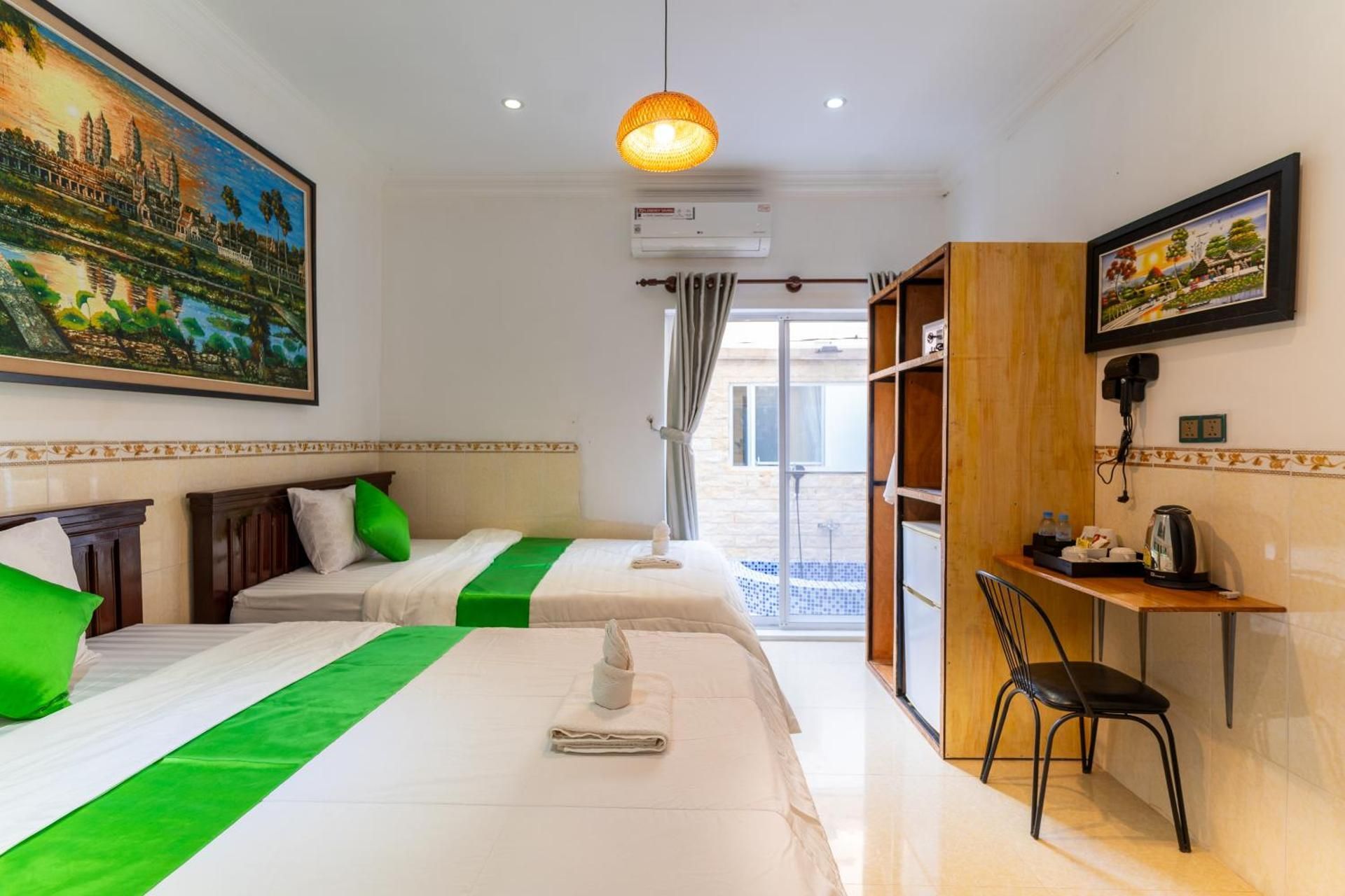 Standard Twin Room