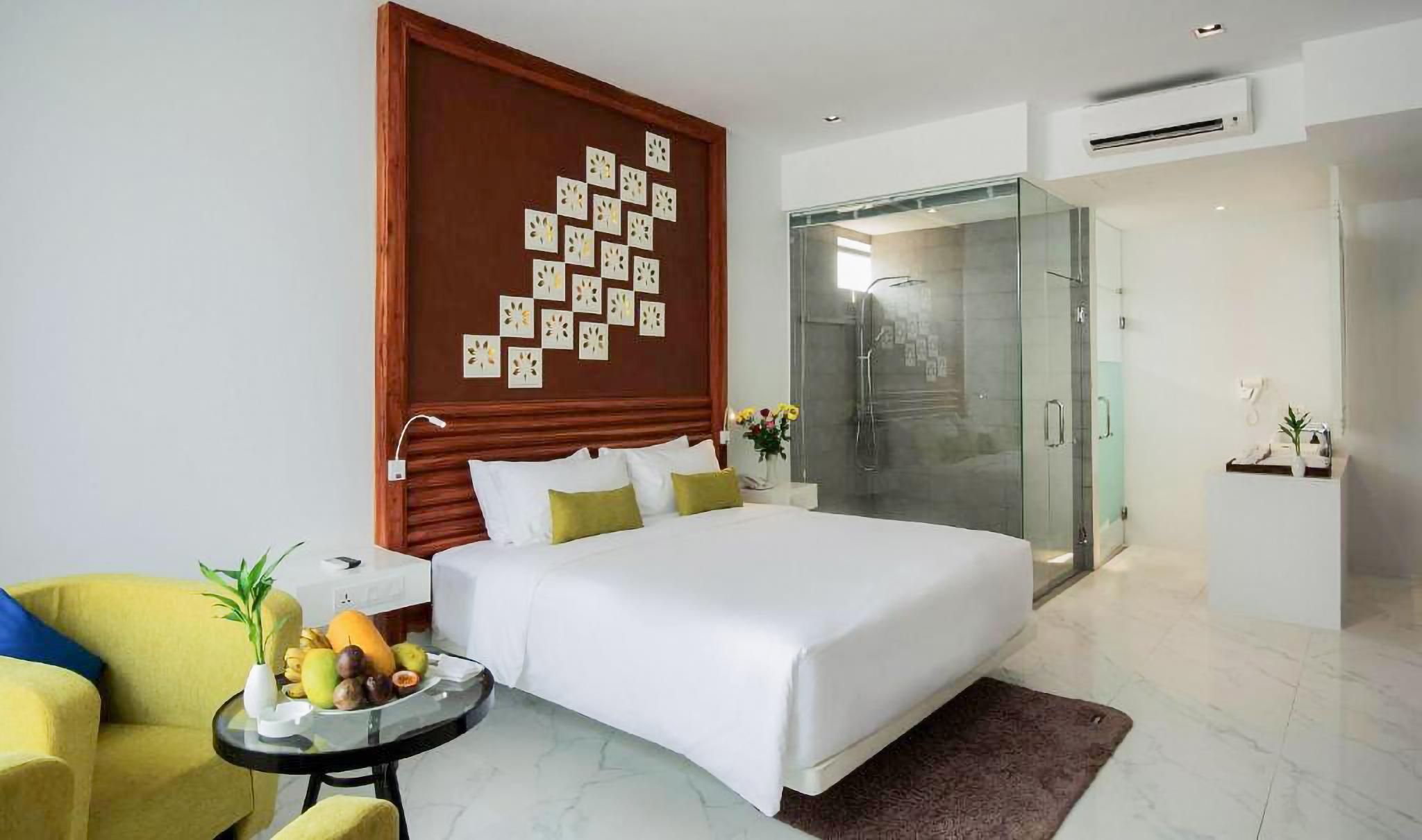 Honeymoon Suite