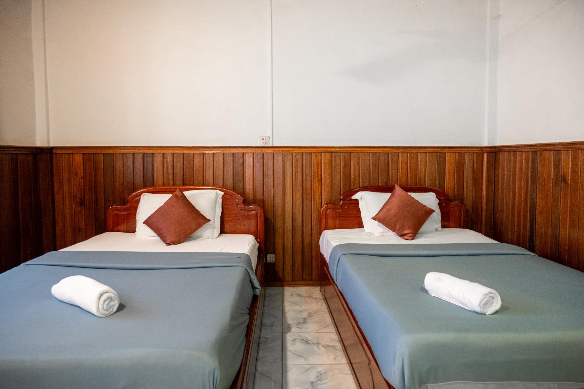 Twin Room with Private Bathroom