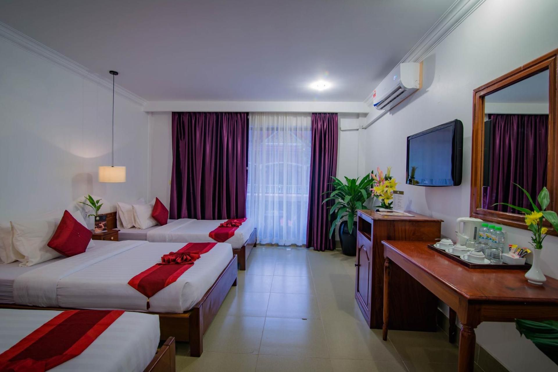 Deluxe Triple Room with Balcony