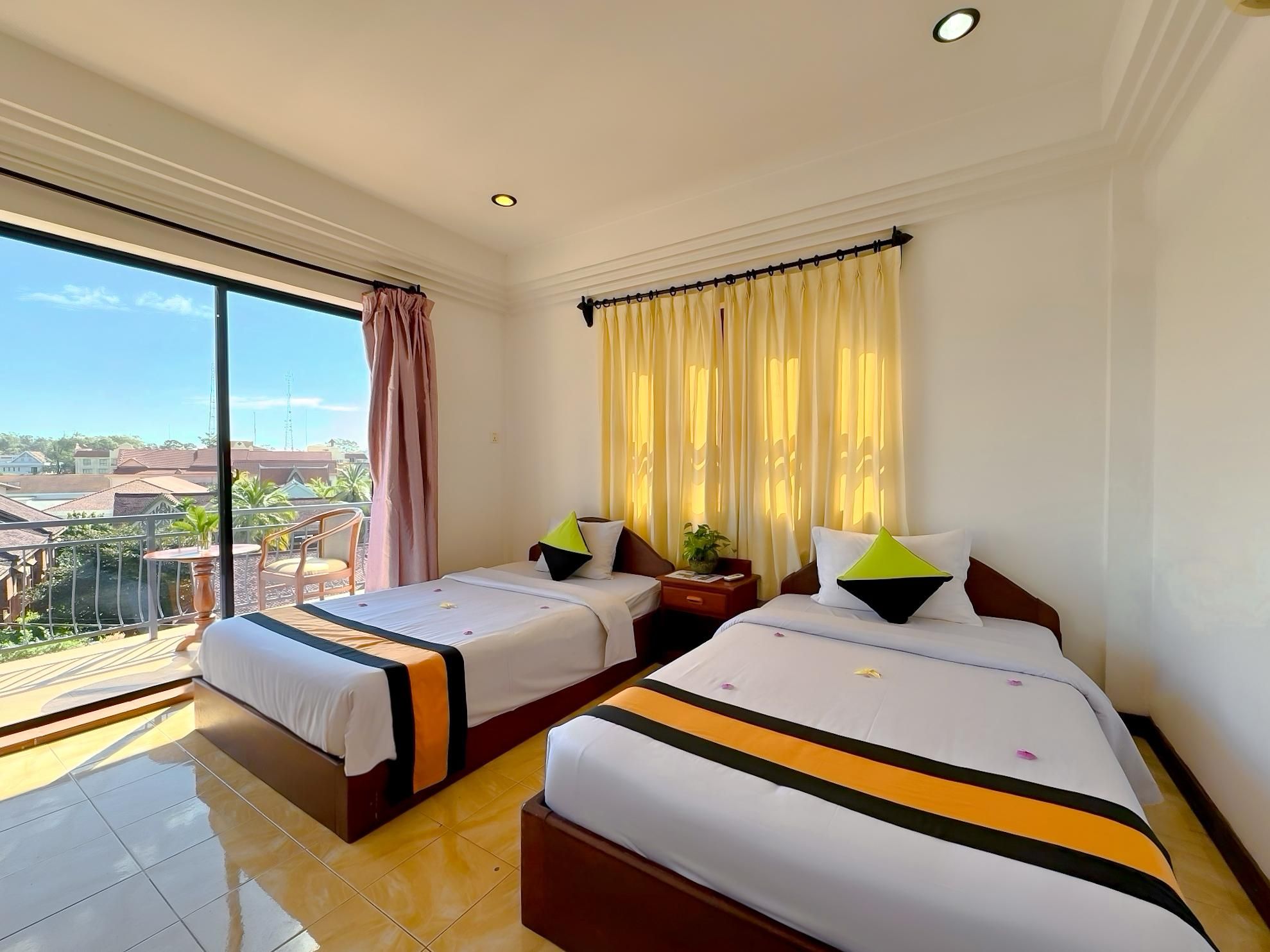 VPlus Hotel Superior Twin Room