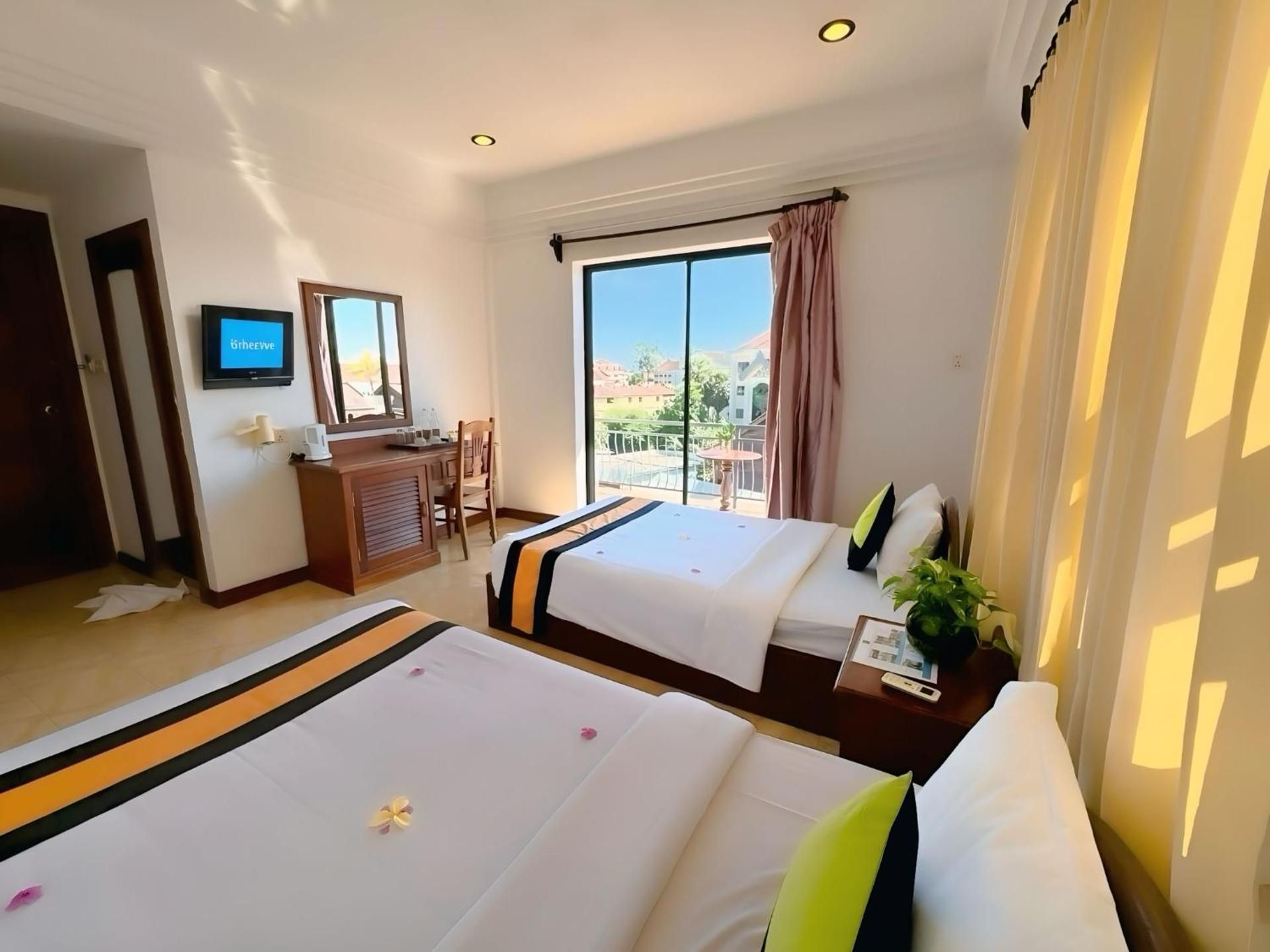 VPlus Hotel Superior Twin Room 2