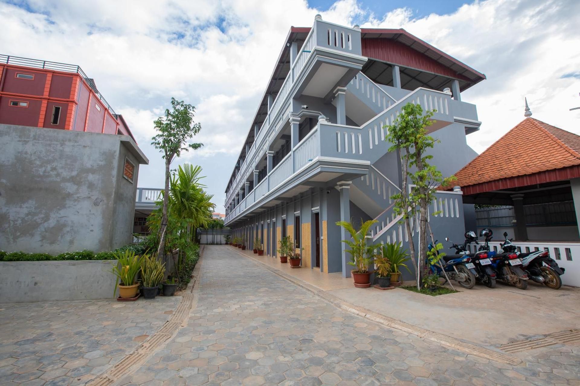 Botoum Hostel