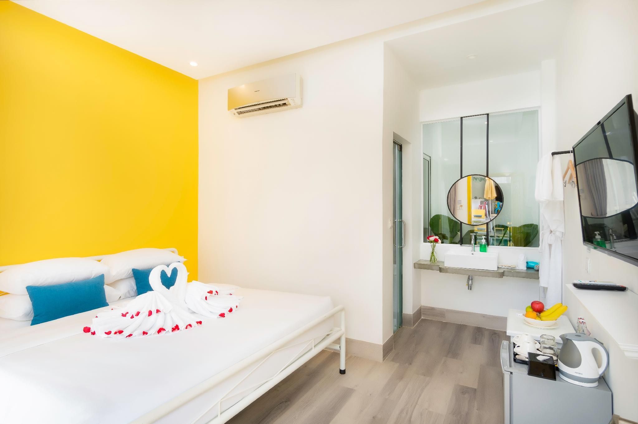 Suite King Bed