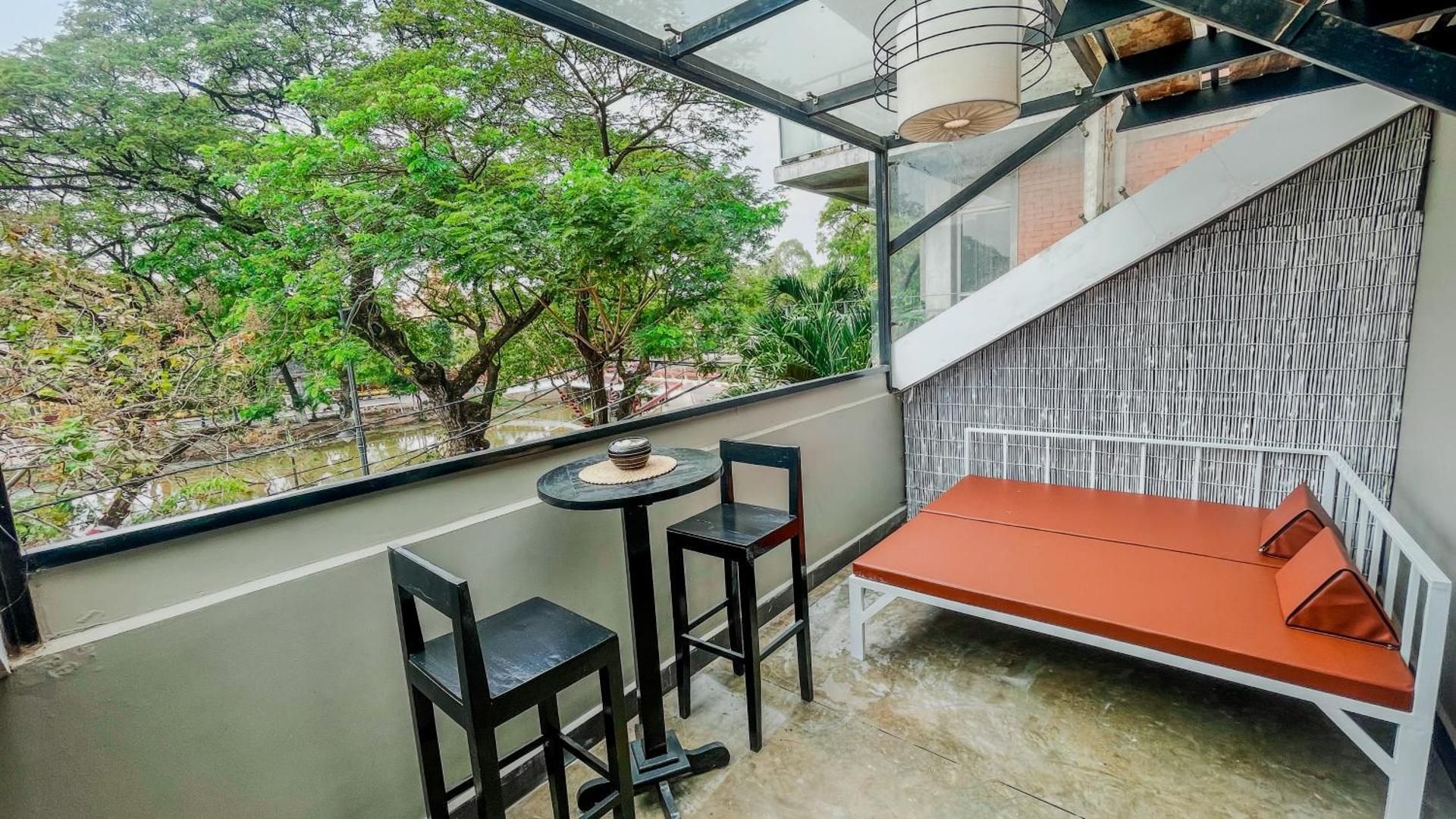 King Suite with Terrace River View - Free Pick Up