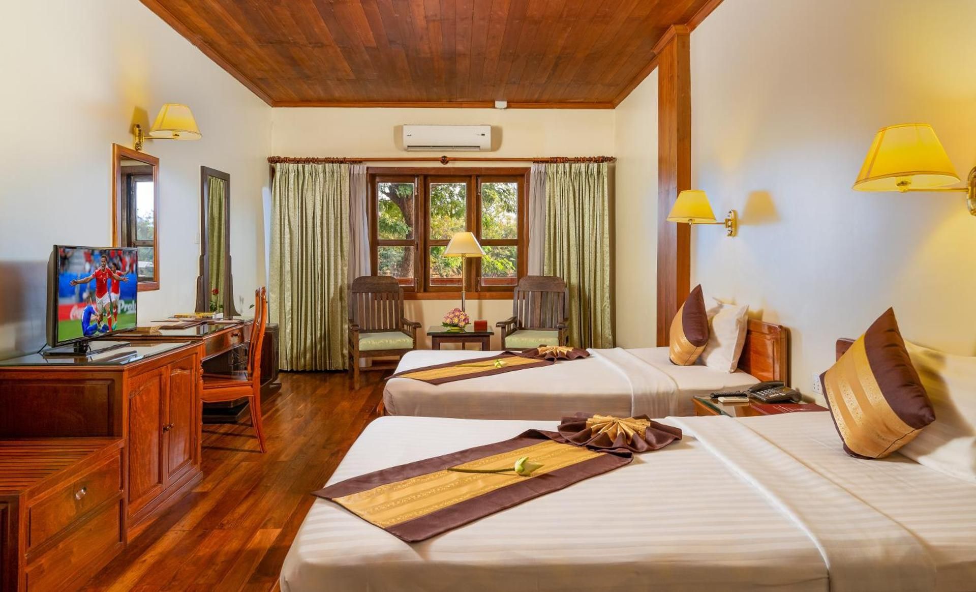 Deluxe Twin Bed