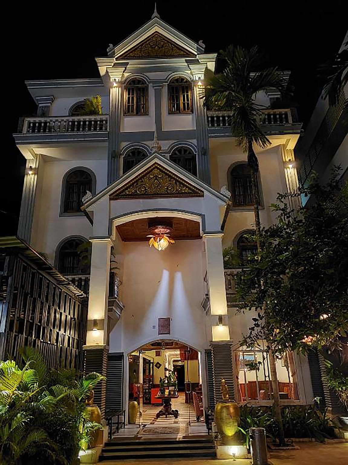 Parent Heritage Angkor Villa